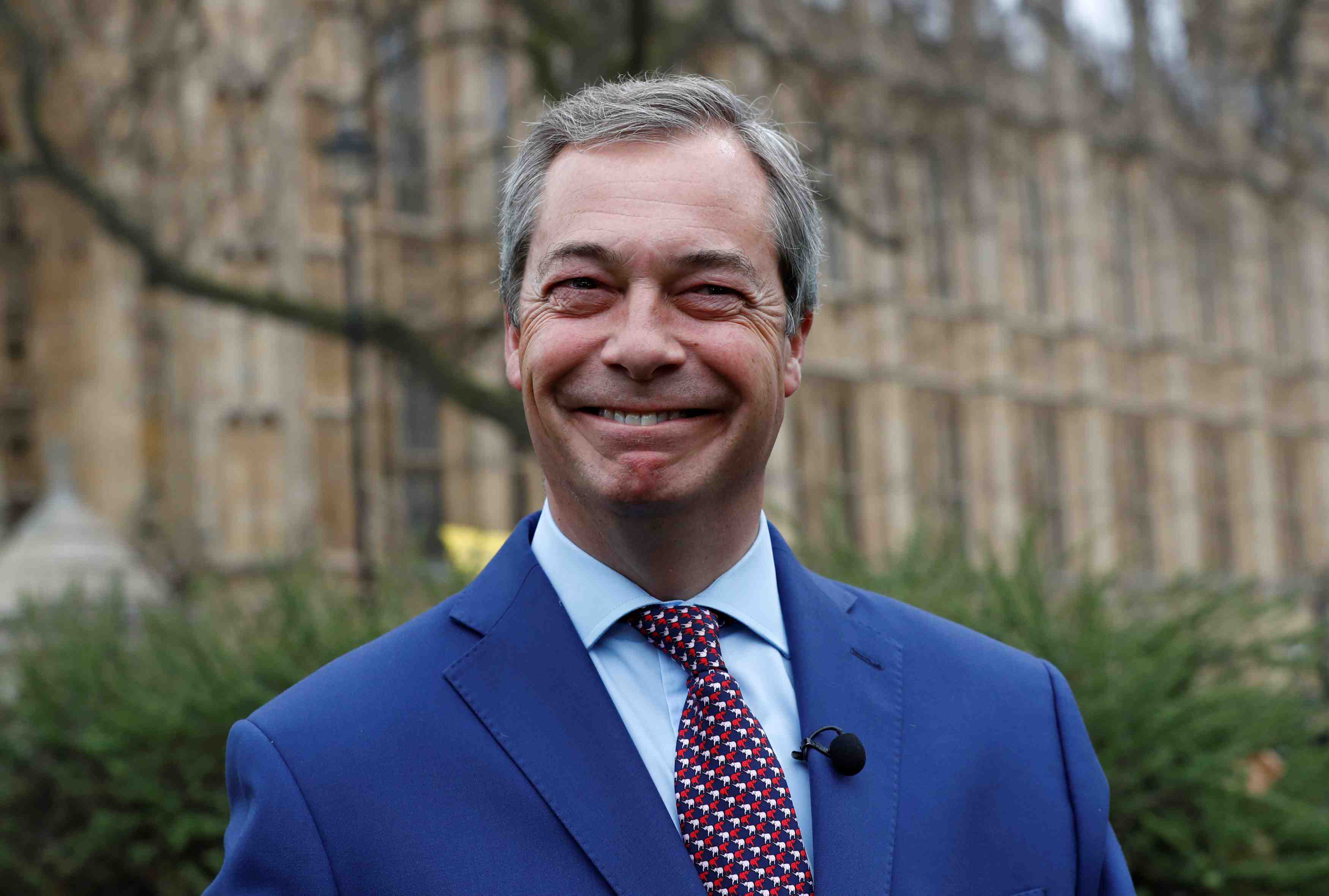 Farage ne sera pas candidat aux legislatives