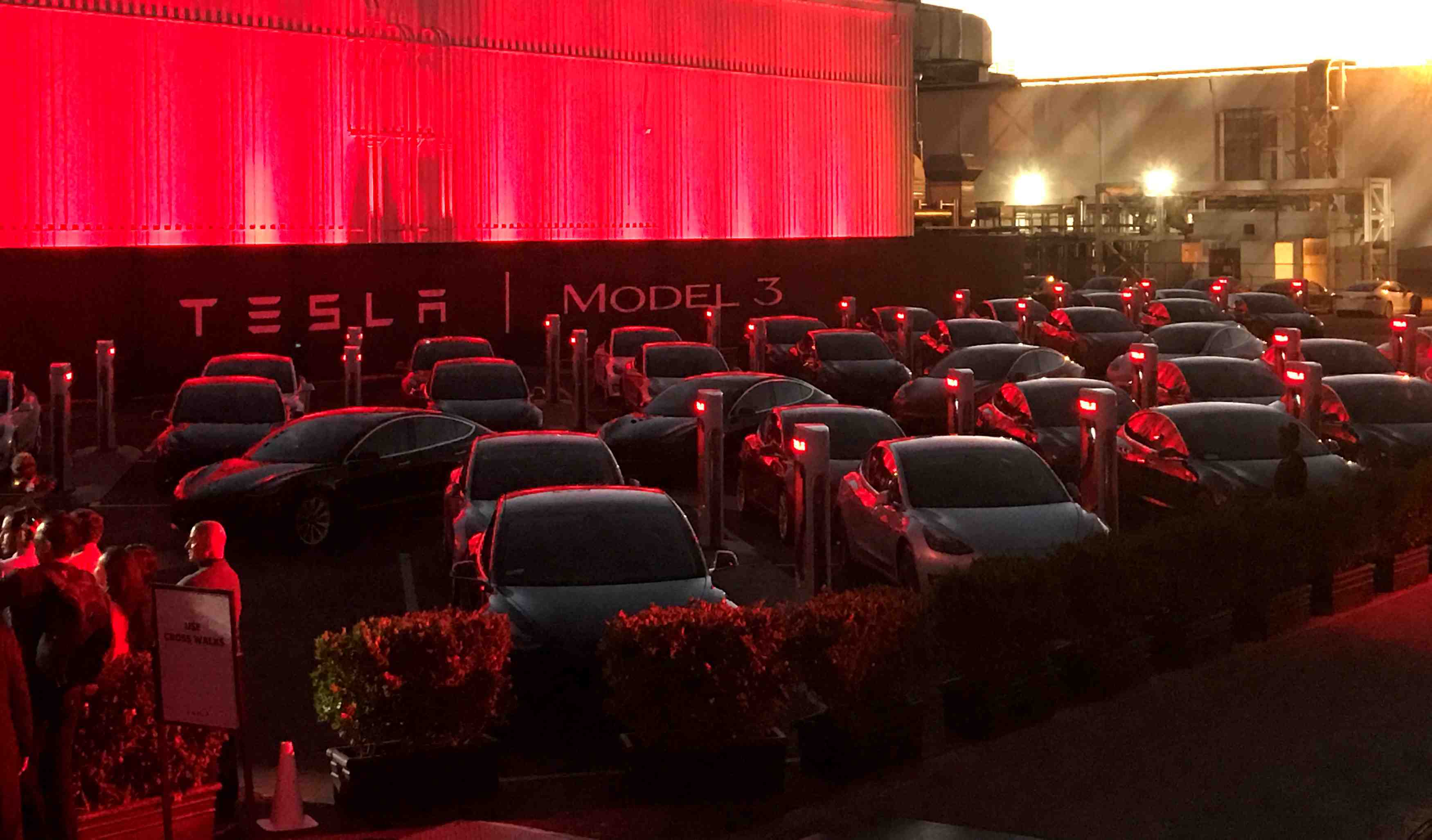 Tesla signale des goulets d'etranglement pour sa model 3