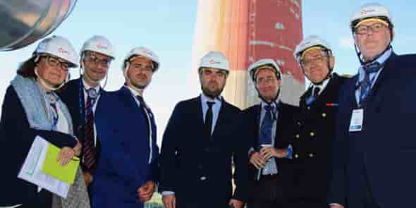 Sébastien Lecornu (au centre), lors de sa visite sur l’ancien site de la centrale d’Aramon, le 26 avril 2018.