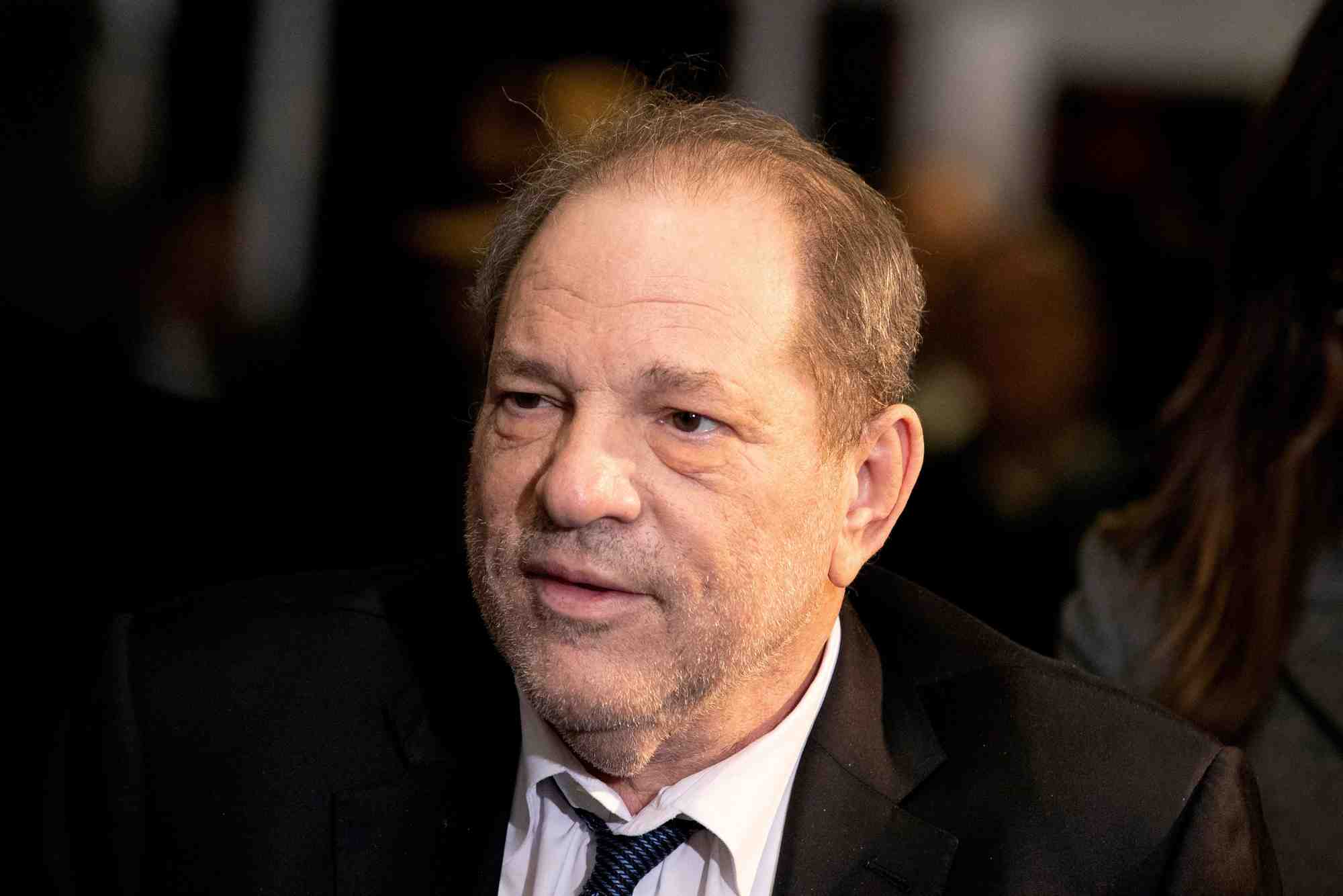 Harvey weinstein poursuit l'unite americaine de stellantis a la suite d'un accident de jeep