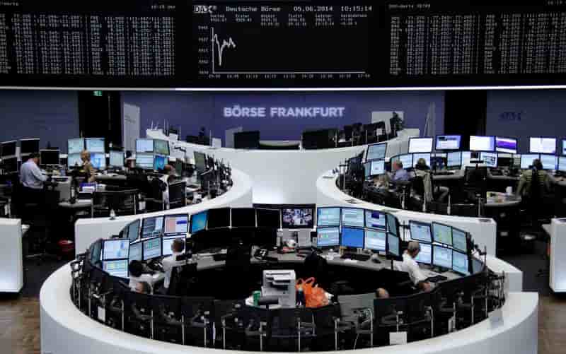 Les Bourses européennes évoluent peu à la mi-séance
