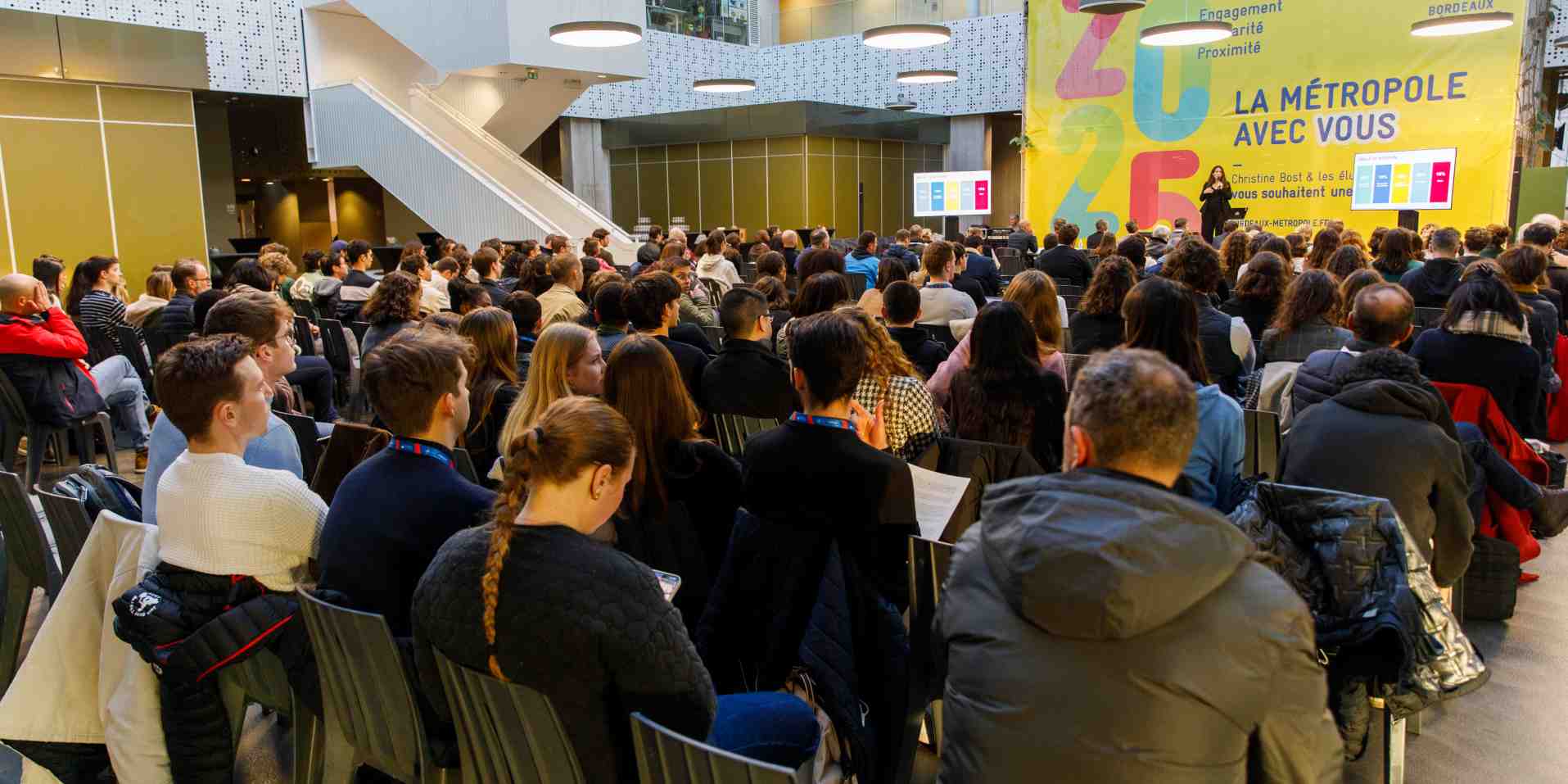 Une centaine d'étudiants ont participé au marathon de la donnée organisé par Bordeaux Métropole les 22 et 23 janvier autour des transitions économiques, écologiques et sociales.