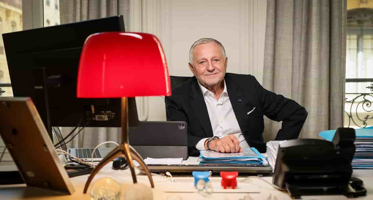 Pour le vice-président de la Fédération française de football Jean-Michel Aulas, Lyon est comme un stade : elle « vibre, débat, accueille ».