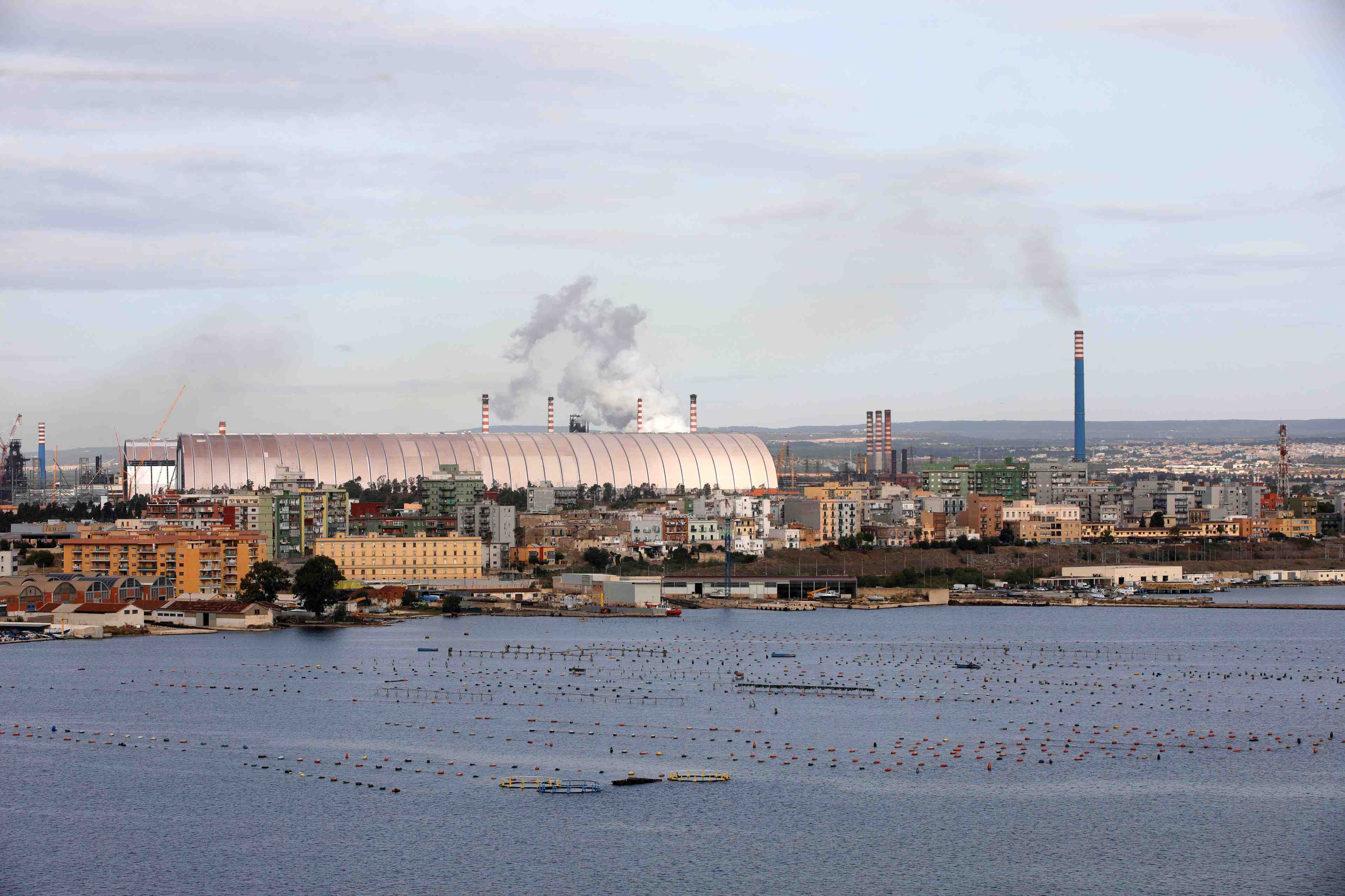 Italie: conte presse arcelormittal d'honorer ses engagements sur ilva