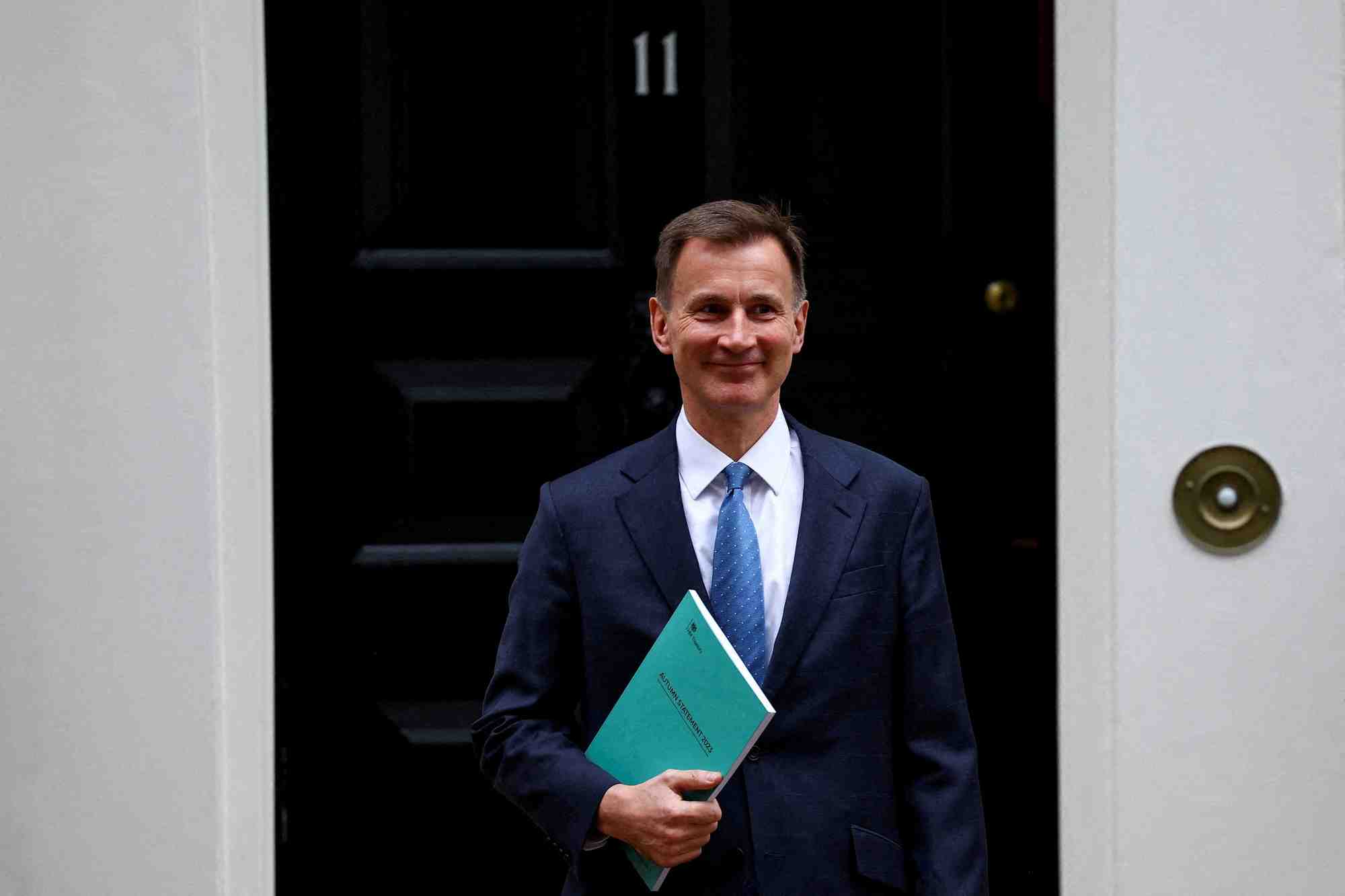 Le ministre britannique des finances, jeremy hunt, au 11 downing street a londres