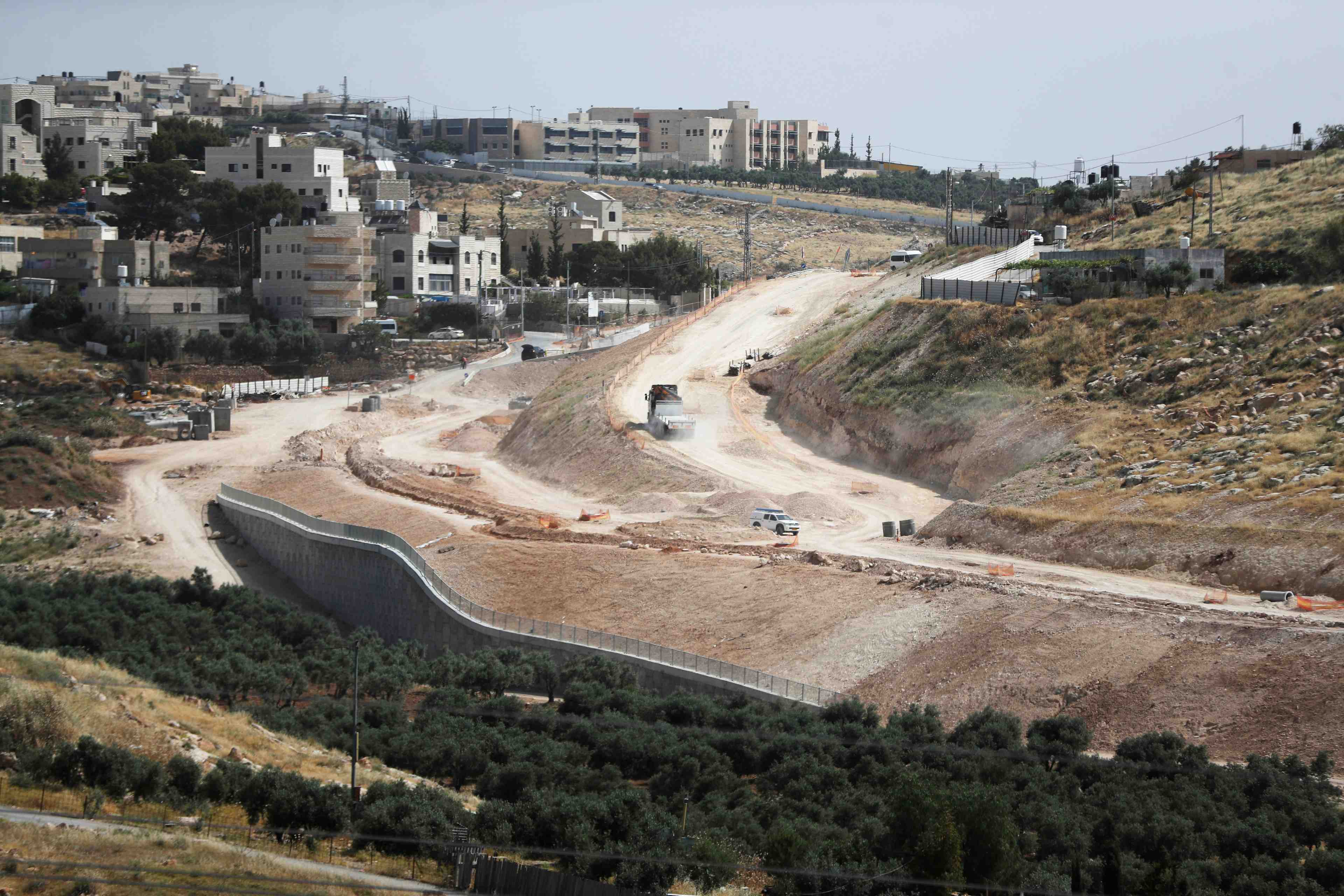 Israel construit une rocade reliant les colonies autour de jerusalem