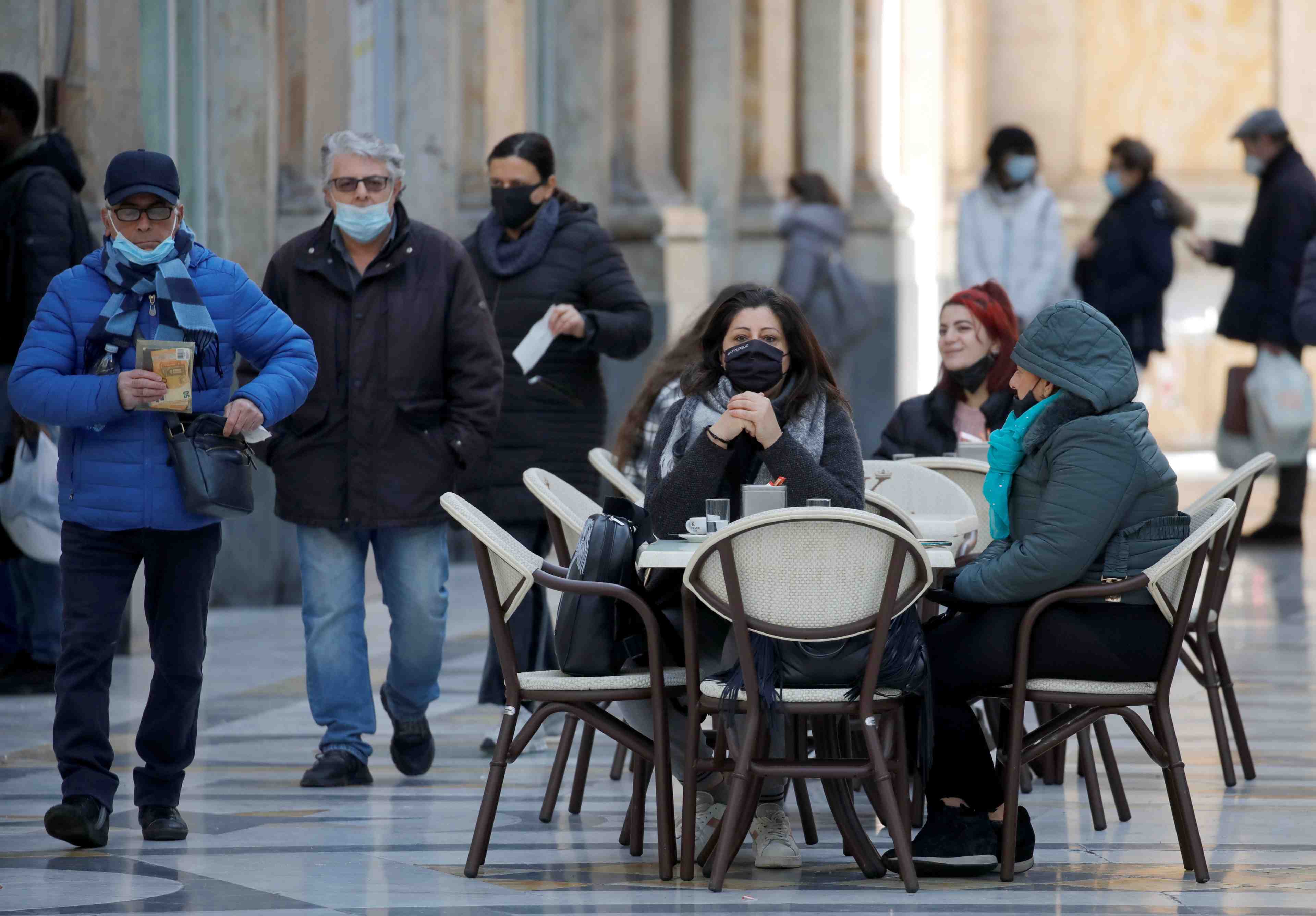 Coronavirus: l'italie recense 253 deces et 20.499 nouveaux cas
