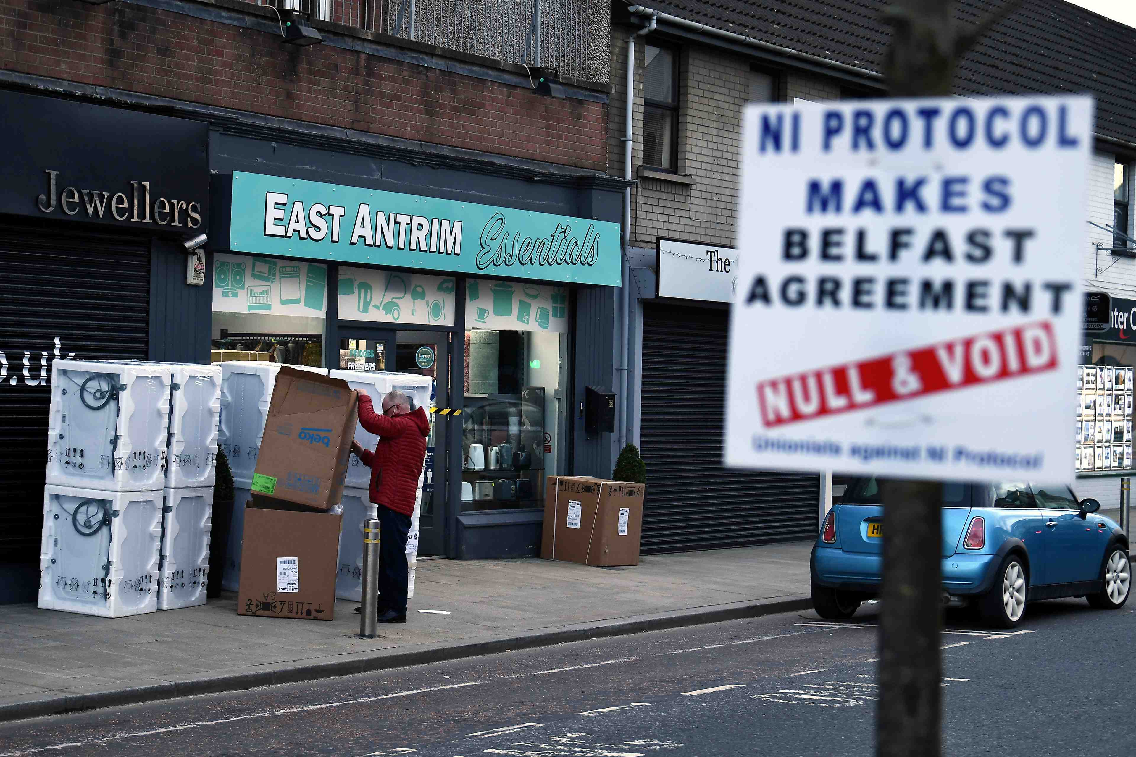Brexit: londres menace de denoncer le protocole sur l'irlande du nord