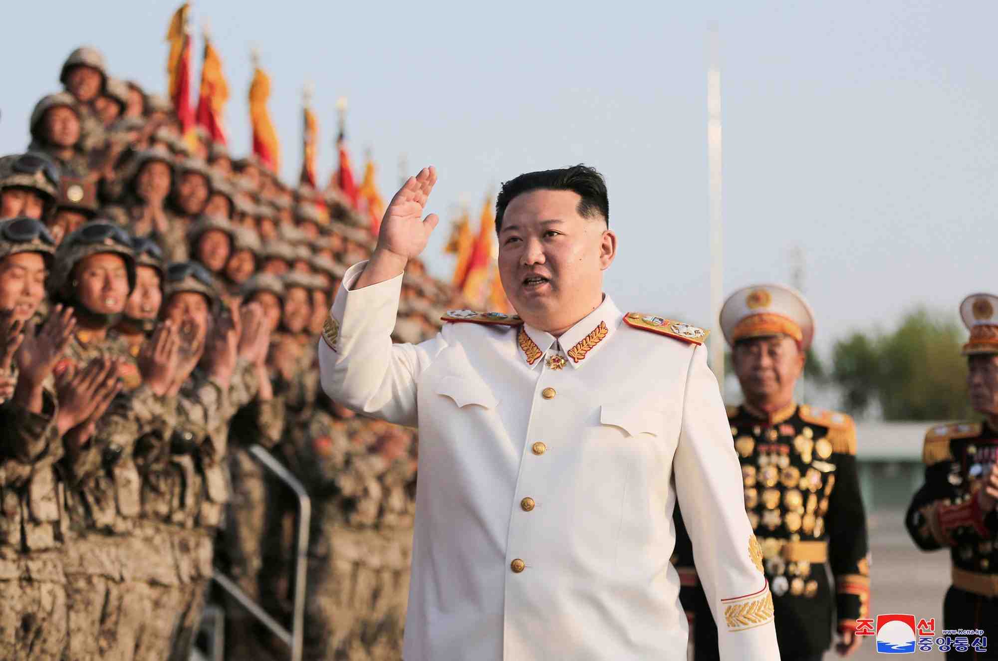 Coree du nord-kim jong-un appelle a renforcer l'armee