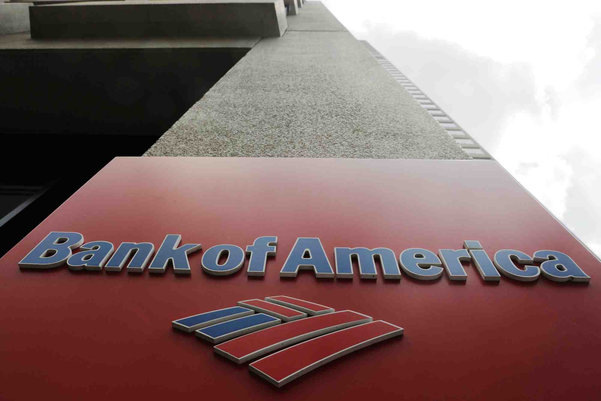 Le logo de bank of america sur un batiment de new-york