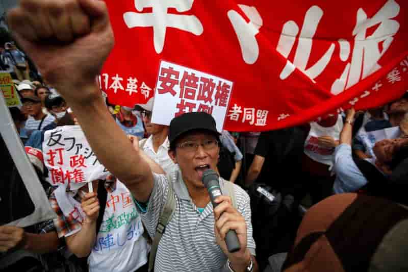 Le gouvernement japonais révise la Constitution pacifiste