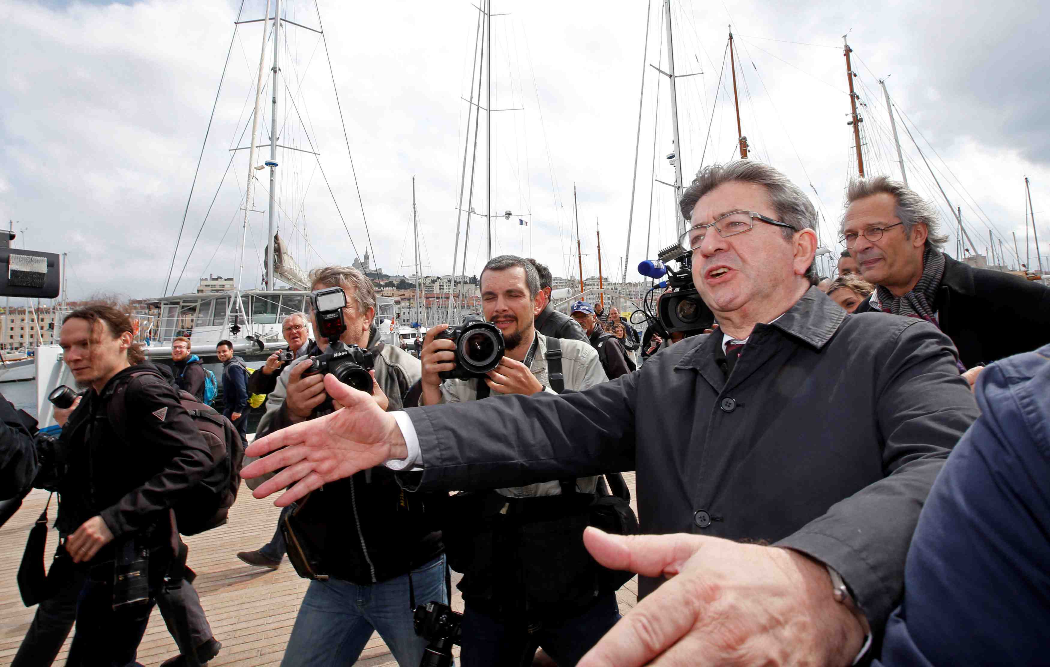 Melenchon mobilise ses troupes pour une cohabitation