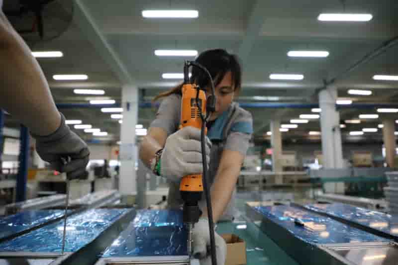 L'economie chinoise ralentit, faiblesse de l'investissement