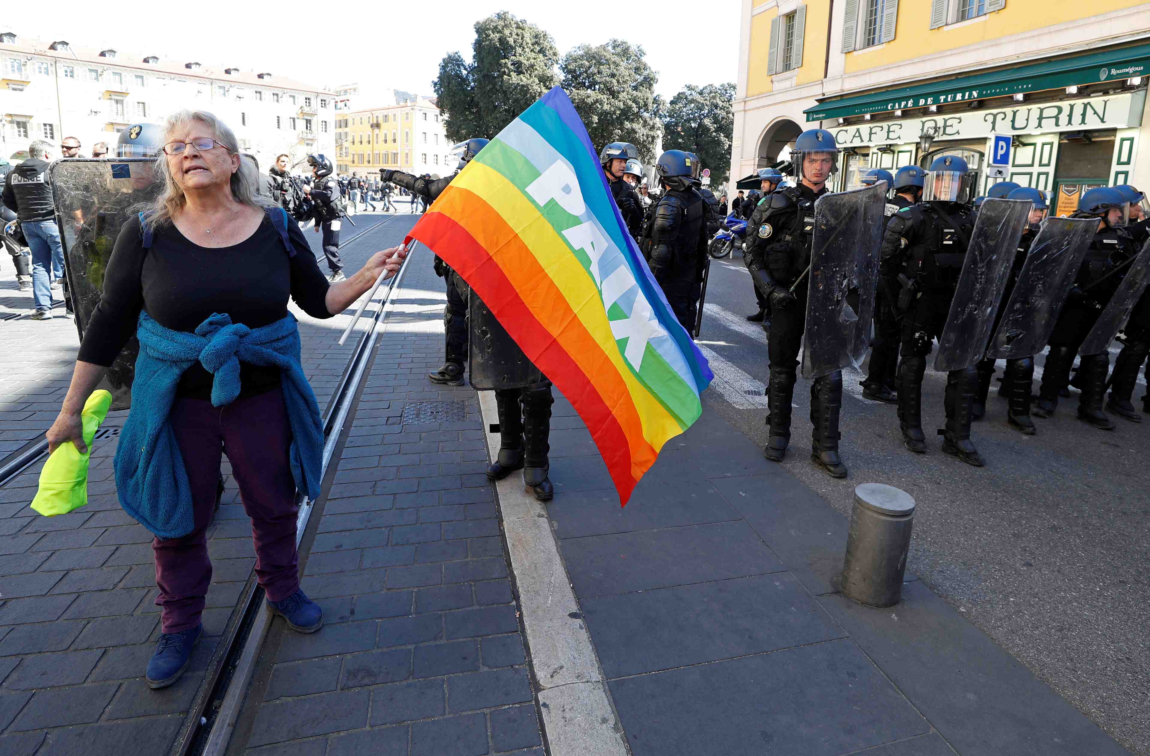 Gilets jaunes: la militante blessee de nice depose deux nouvelles plaintes