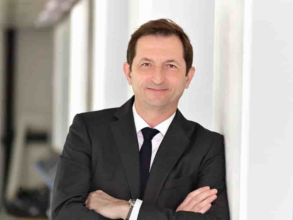 Renaud Camus, Suez