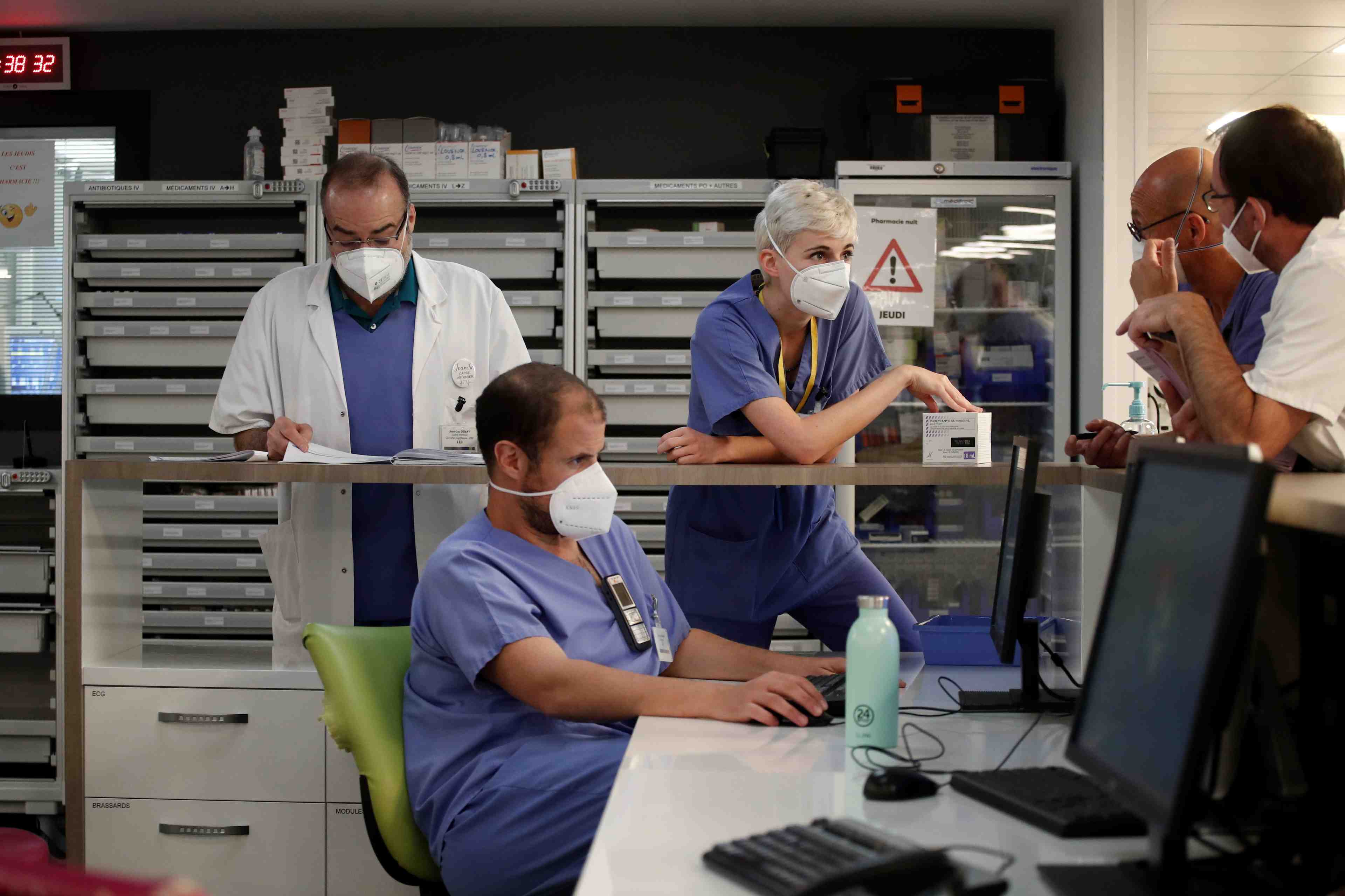 France: les hospitalisations en soins critiques sous 4.600