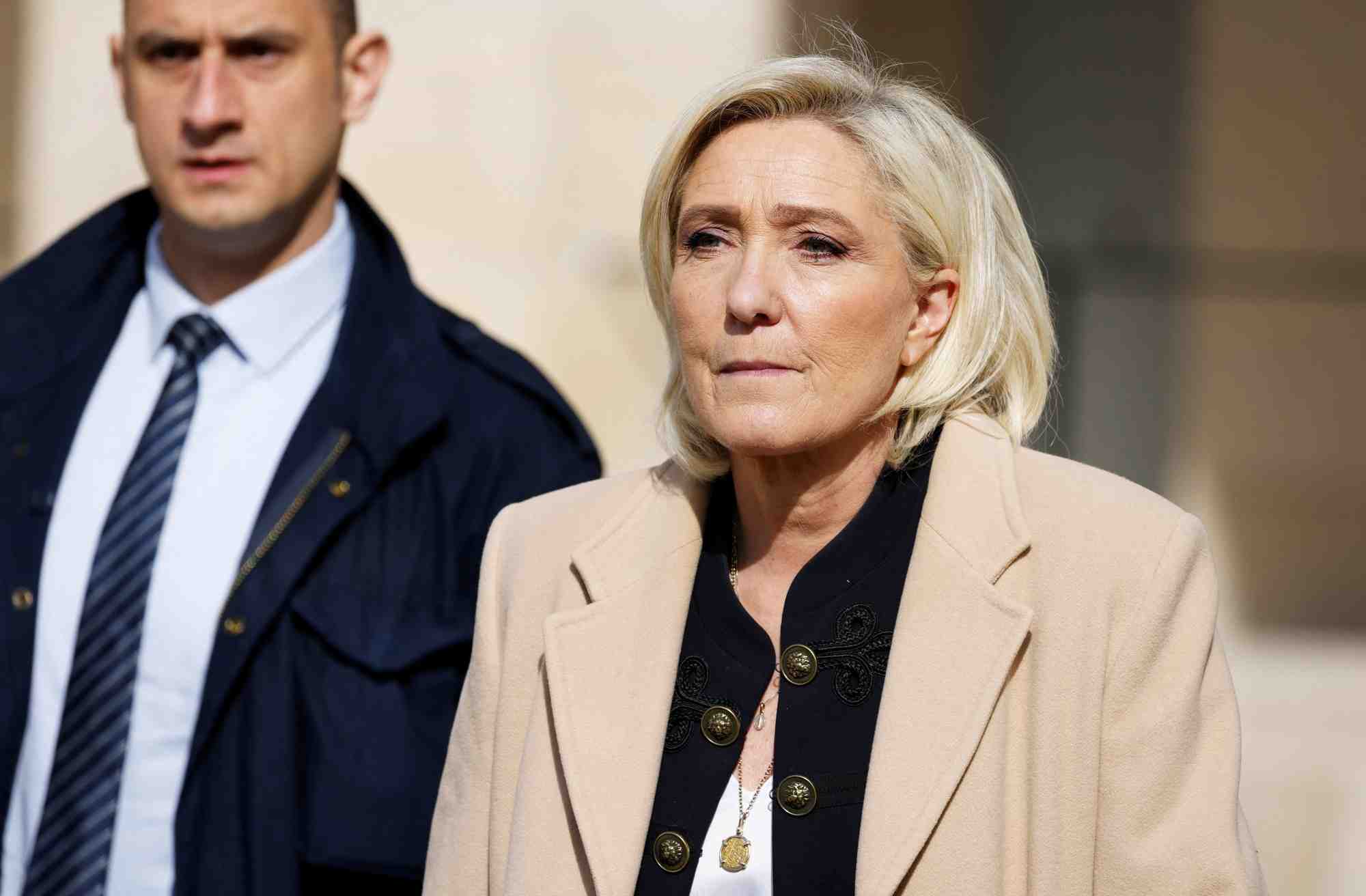 La presidente du rassemblement national (rn), marine le pen