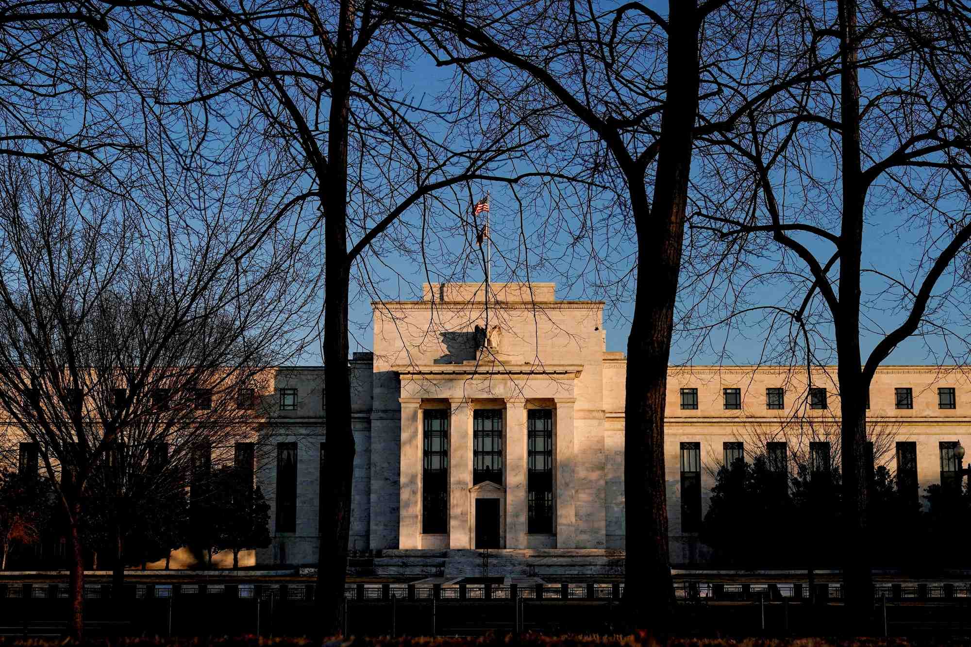 La FED devrait maintenir ses taux directeurs dans la fourchette de 4,25 % à 4,50 %, en vigueur depuis décembre.