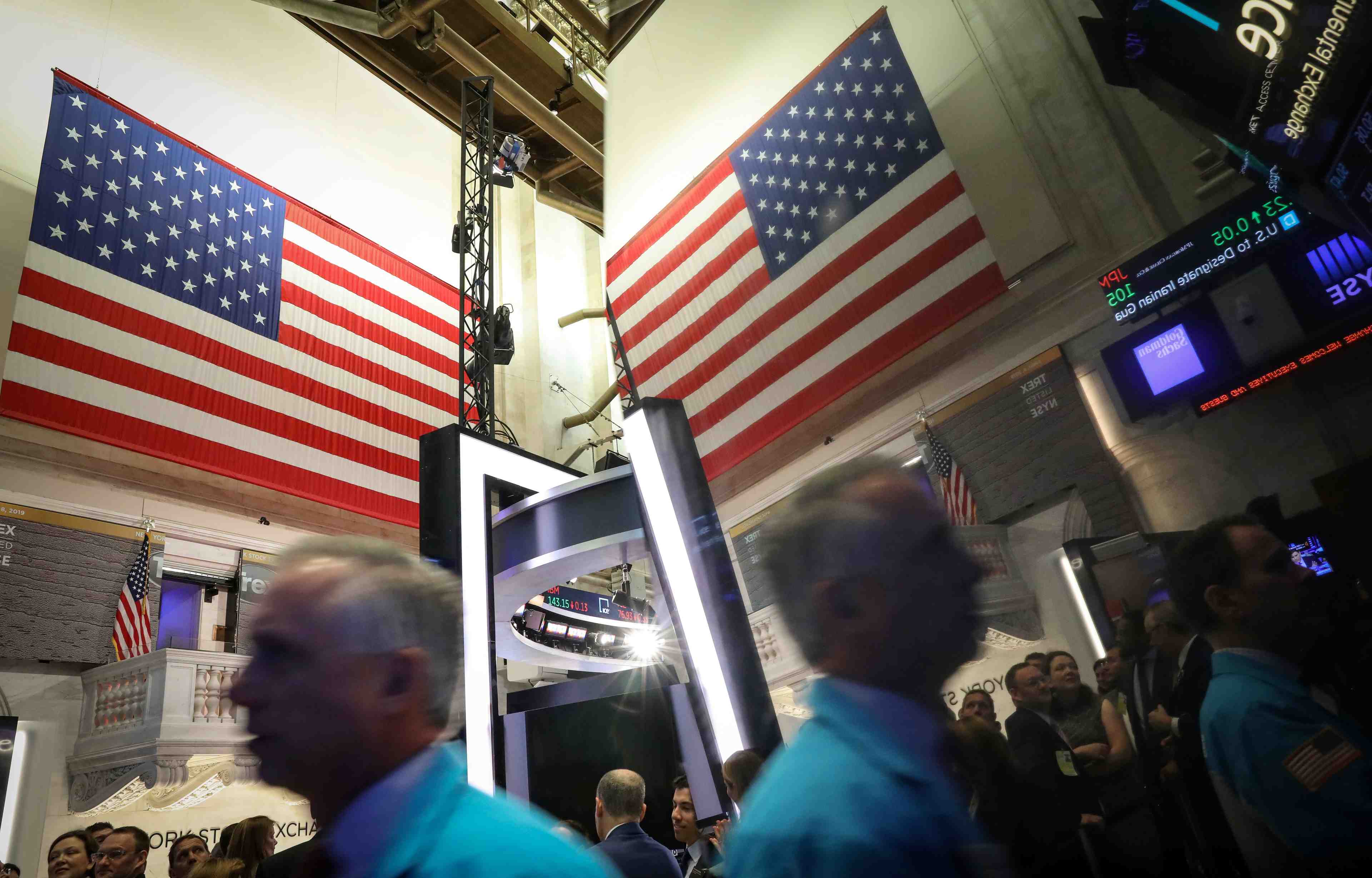 Wall street ouvre sur une note hesitante
