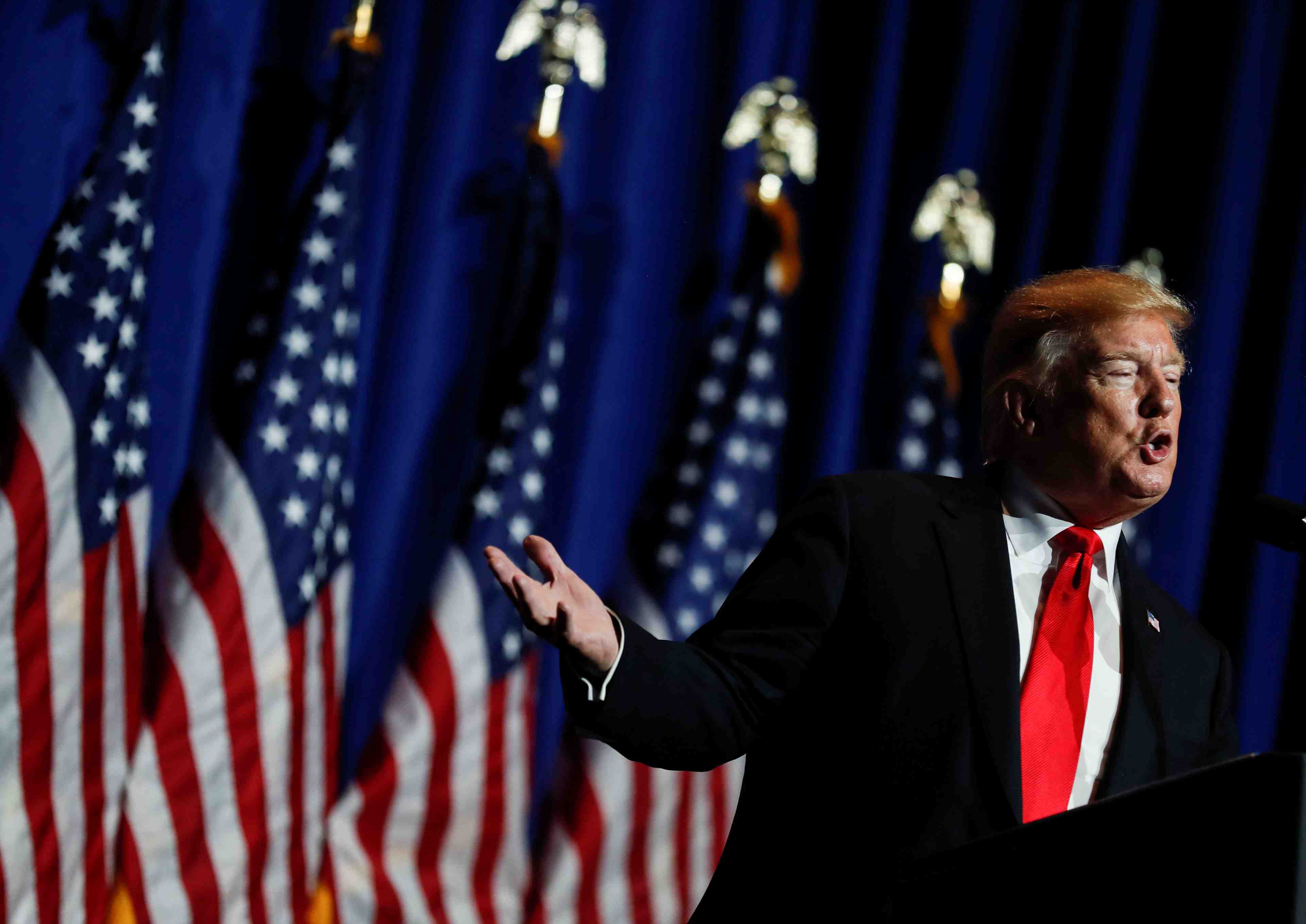 Donald trump menace l'iran dans un tweet sur fond de tensions