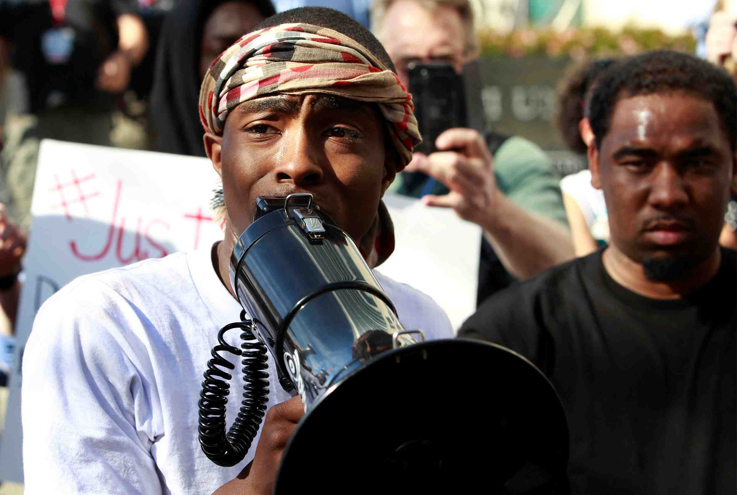 L'autopsie d'un noir tue a sacramento contredit la version policiere
