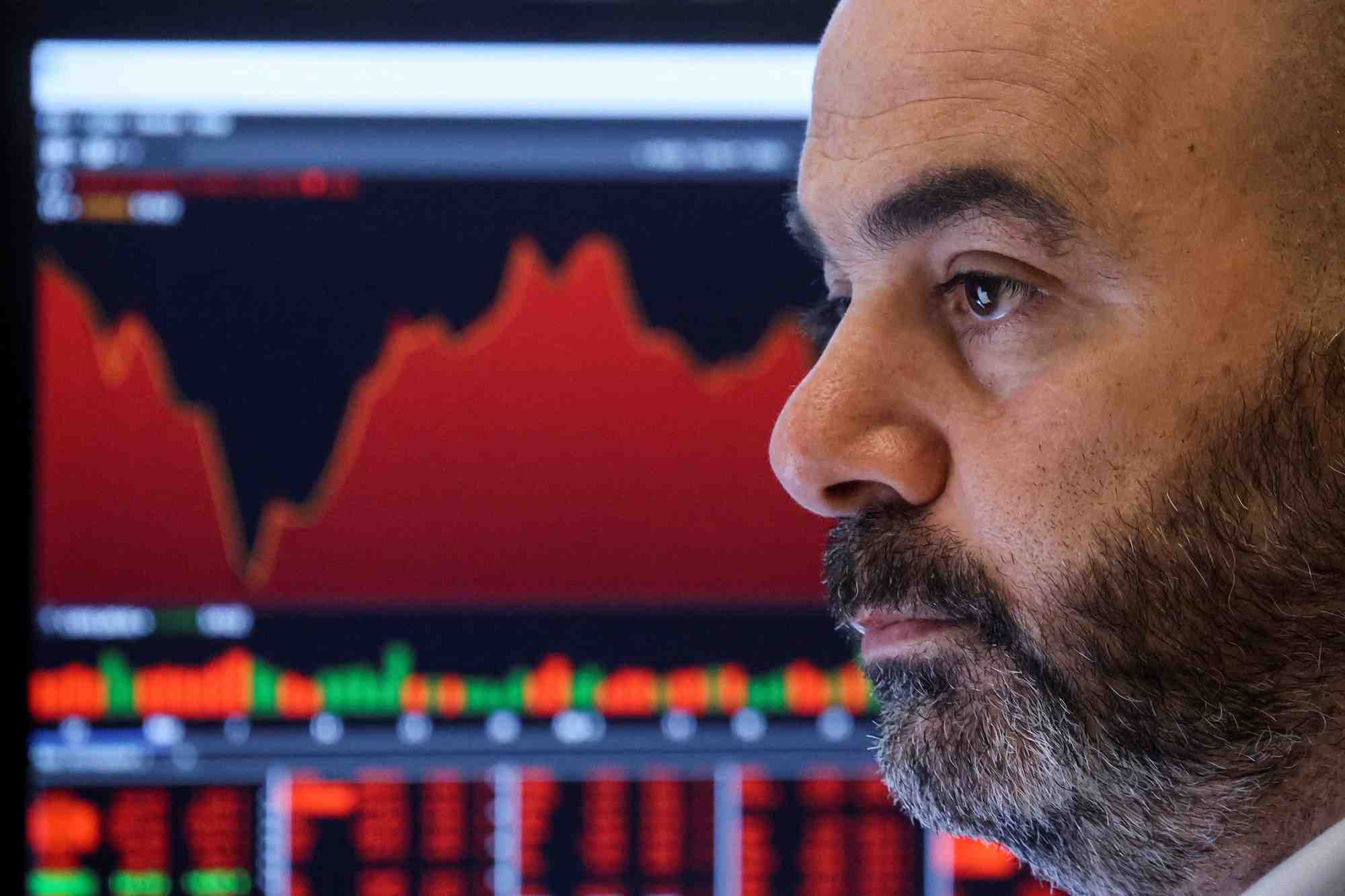 L'europe en baisse, les craintes liees a l'inflation persistent