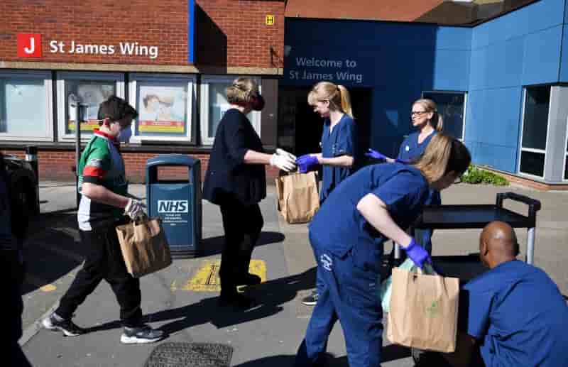 Coronavirus: plus de 170.000 benevoles recrutes en grande-bretagne