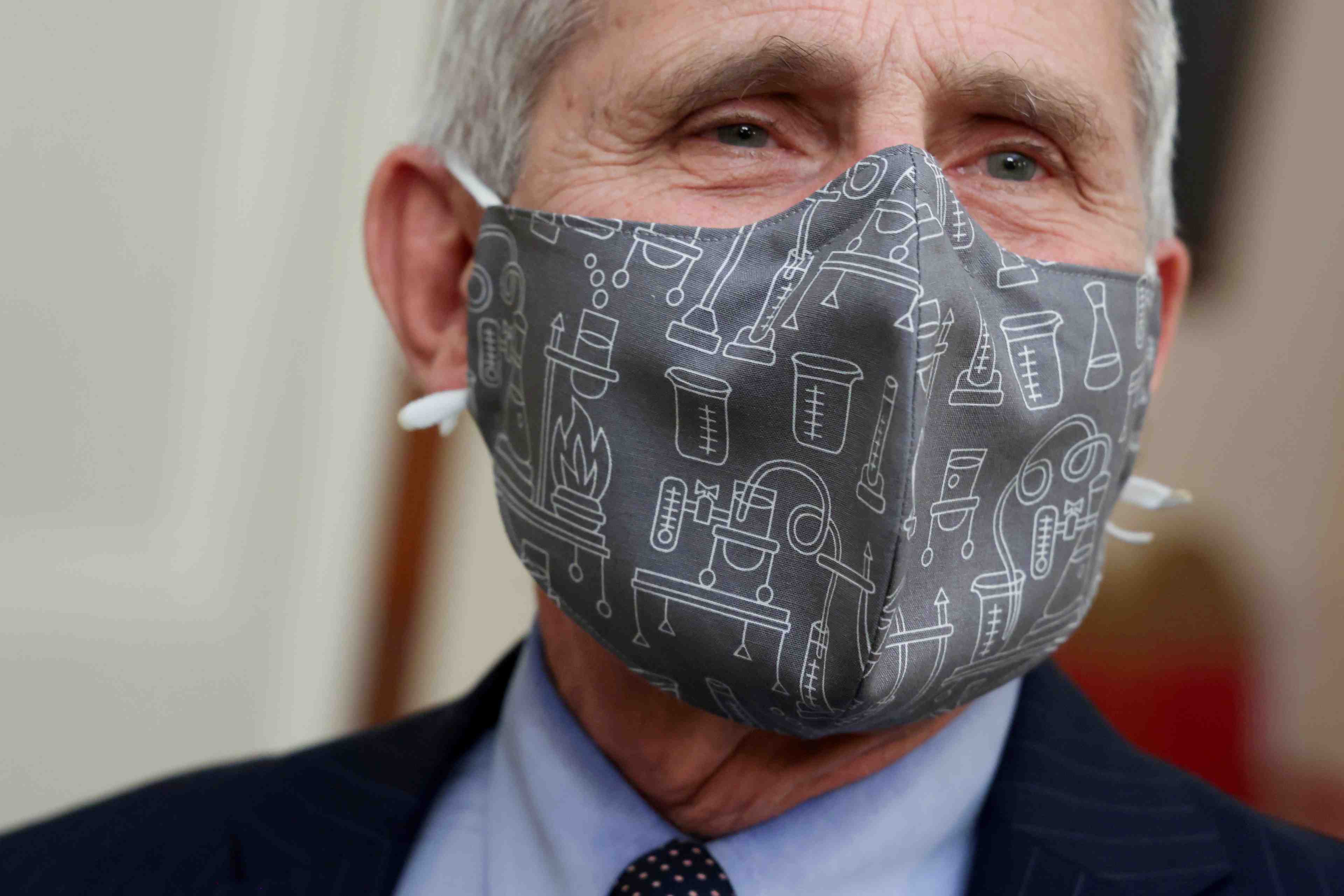 Coronavirus: les usa pourraient ne pas avoir besoin du vaccin d'astrazeneca, selon fauci