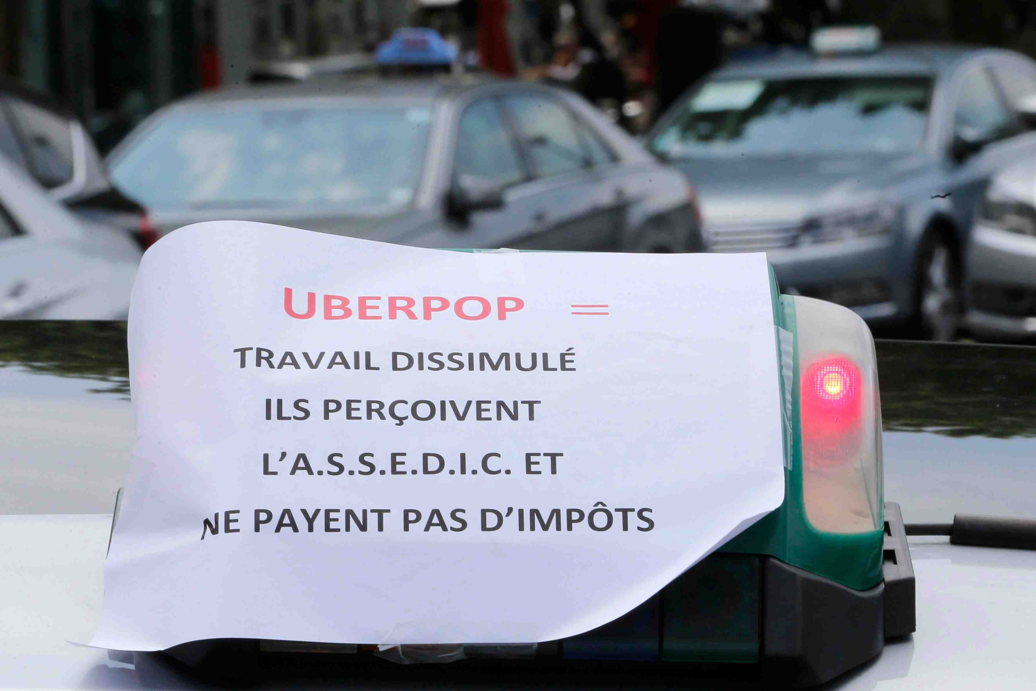 Plan d’action en preparation des syndicats de taxis contre uber