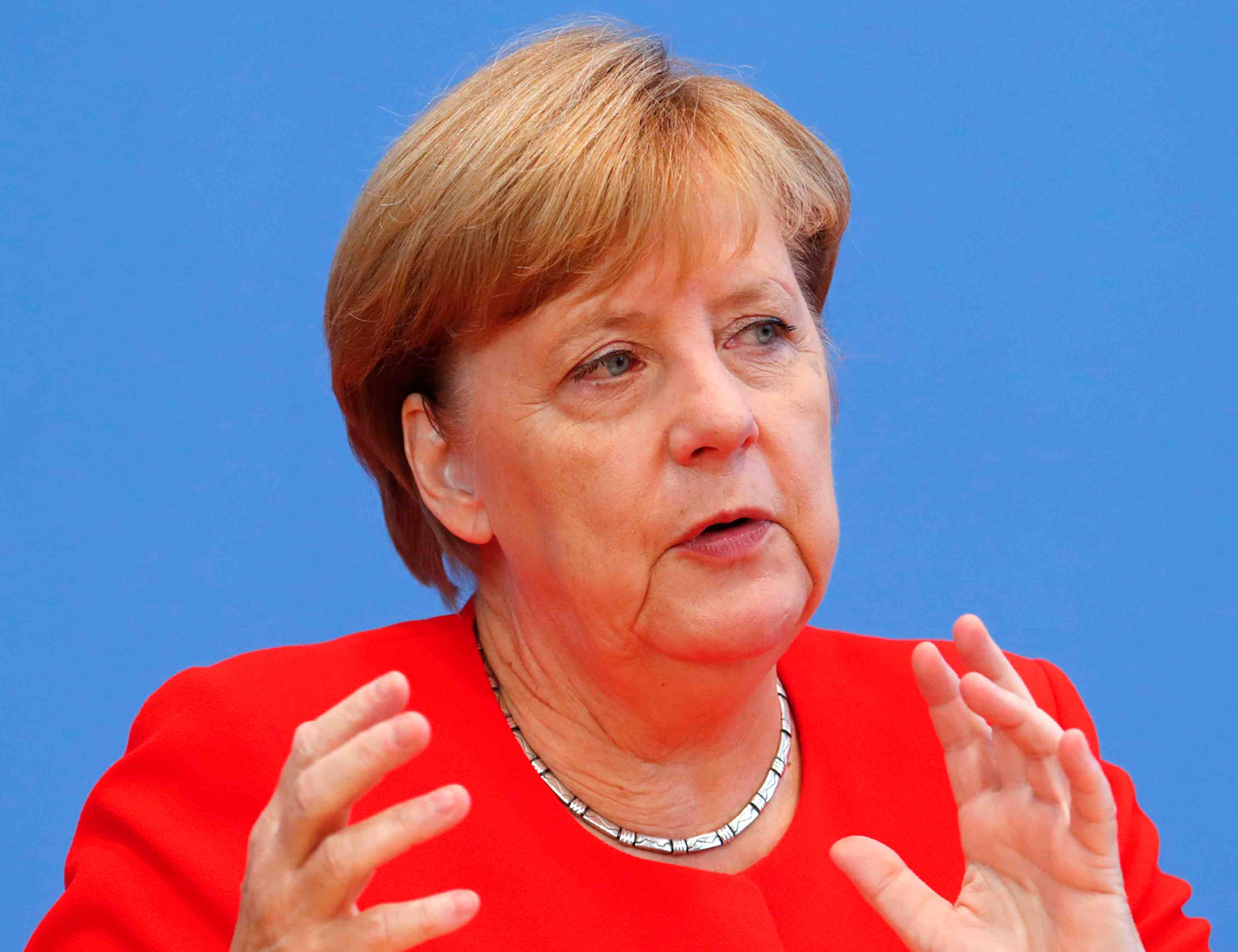 Merkel prone une integration renforcee de la zone euro