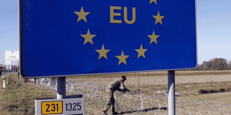 Vers le renforcement des controles aux frontieres exterieures de l'espace schengen