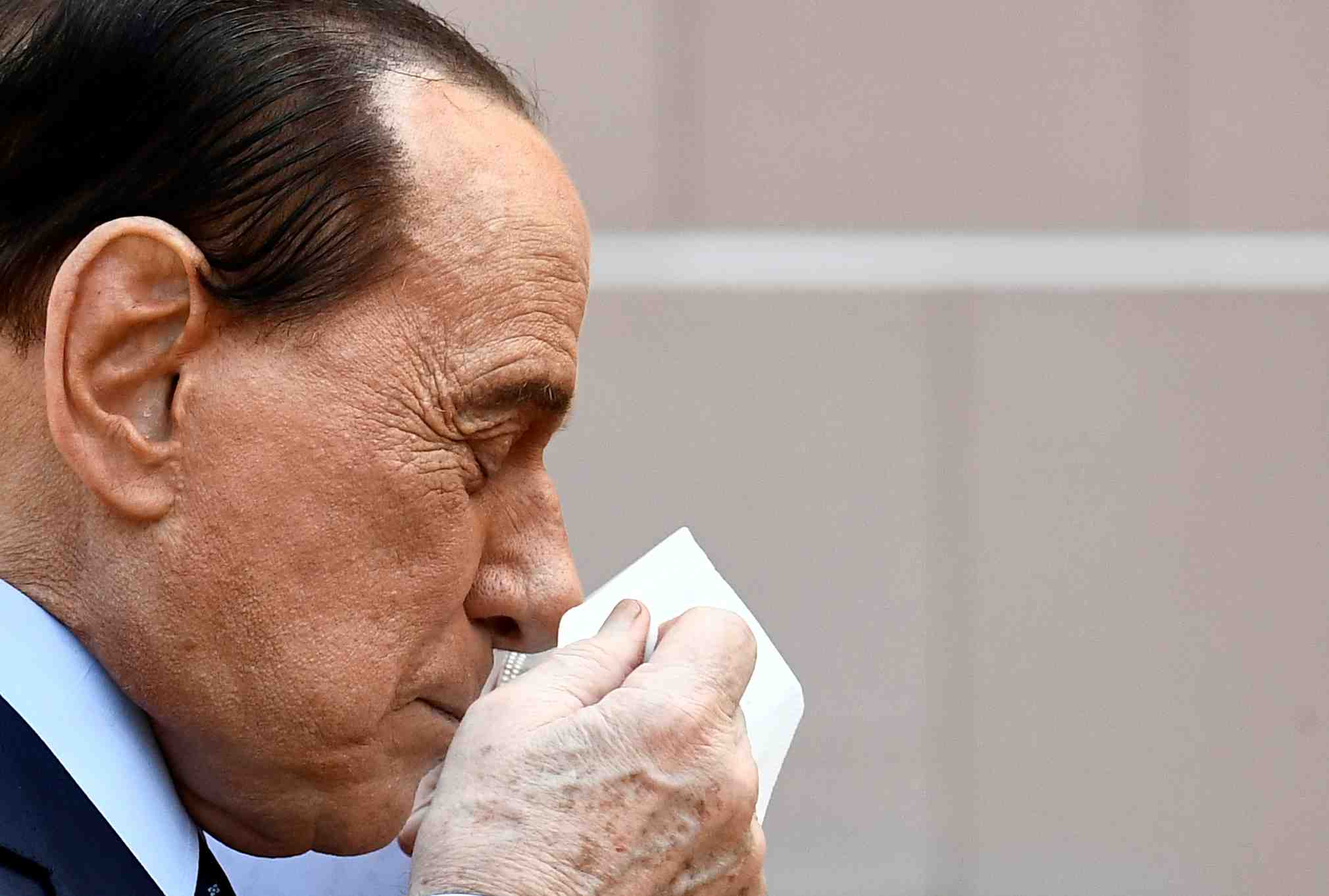 Silvio berlusconi a gueri du covid-19