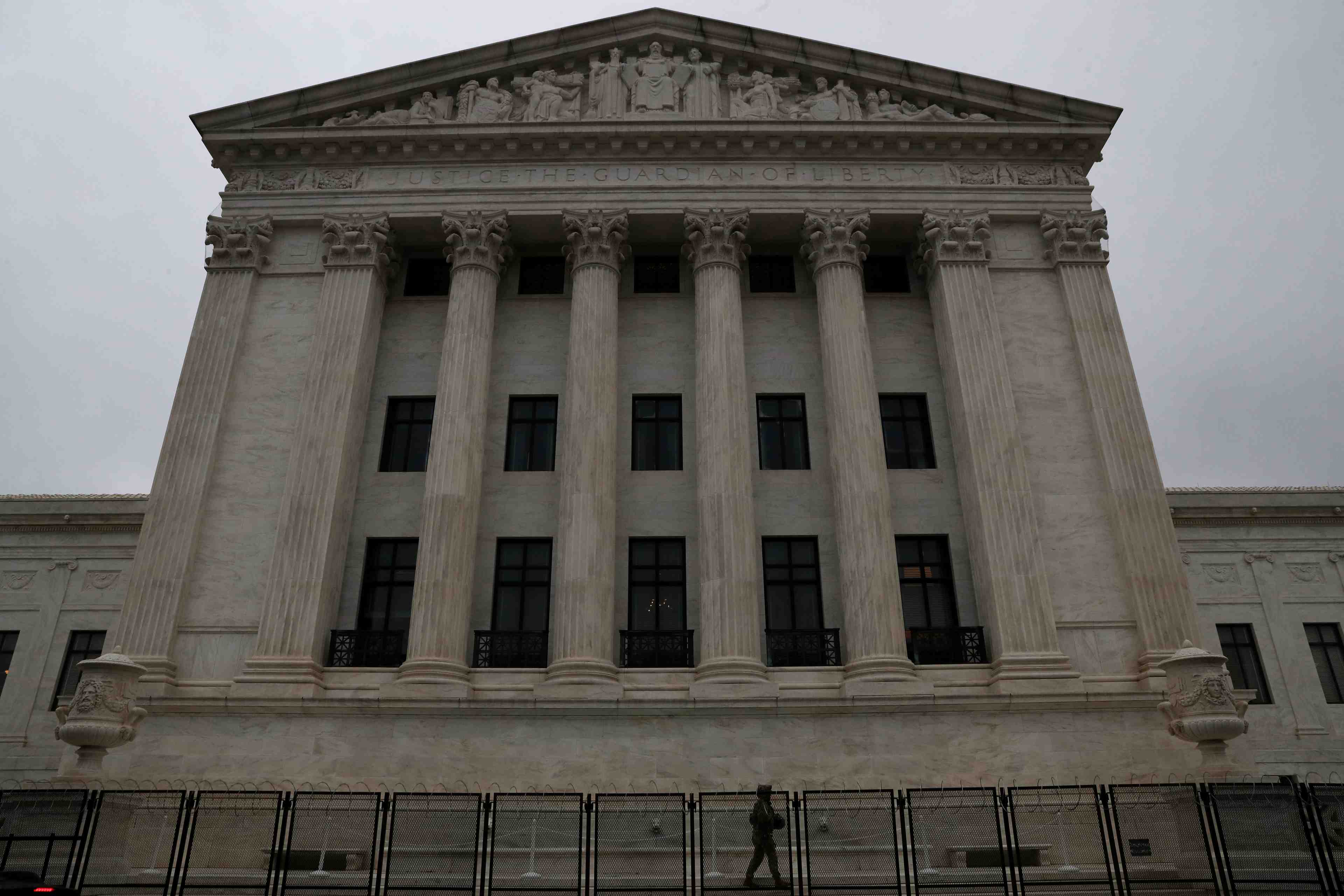 Usa: la cour supreme autorise la transmission des declarations de revenus de trump