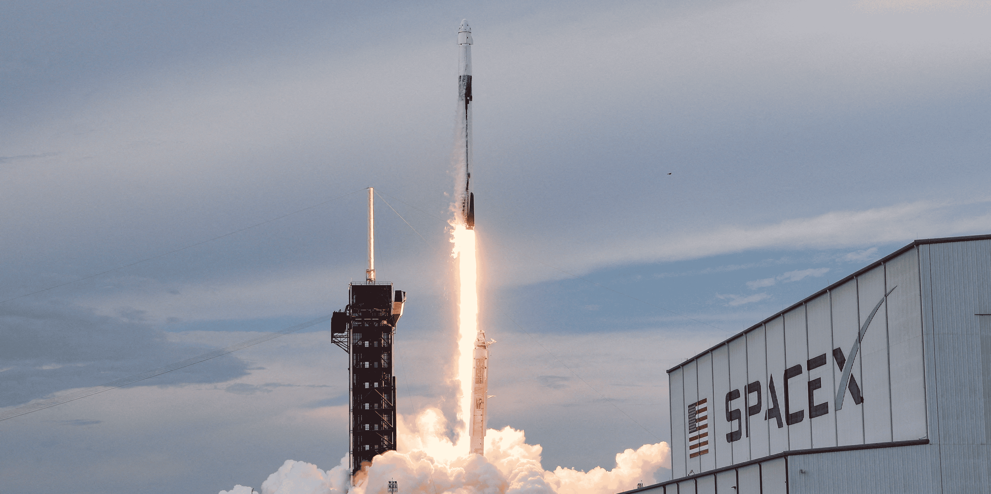 Un lancement de fusee spacex