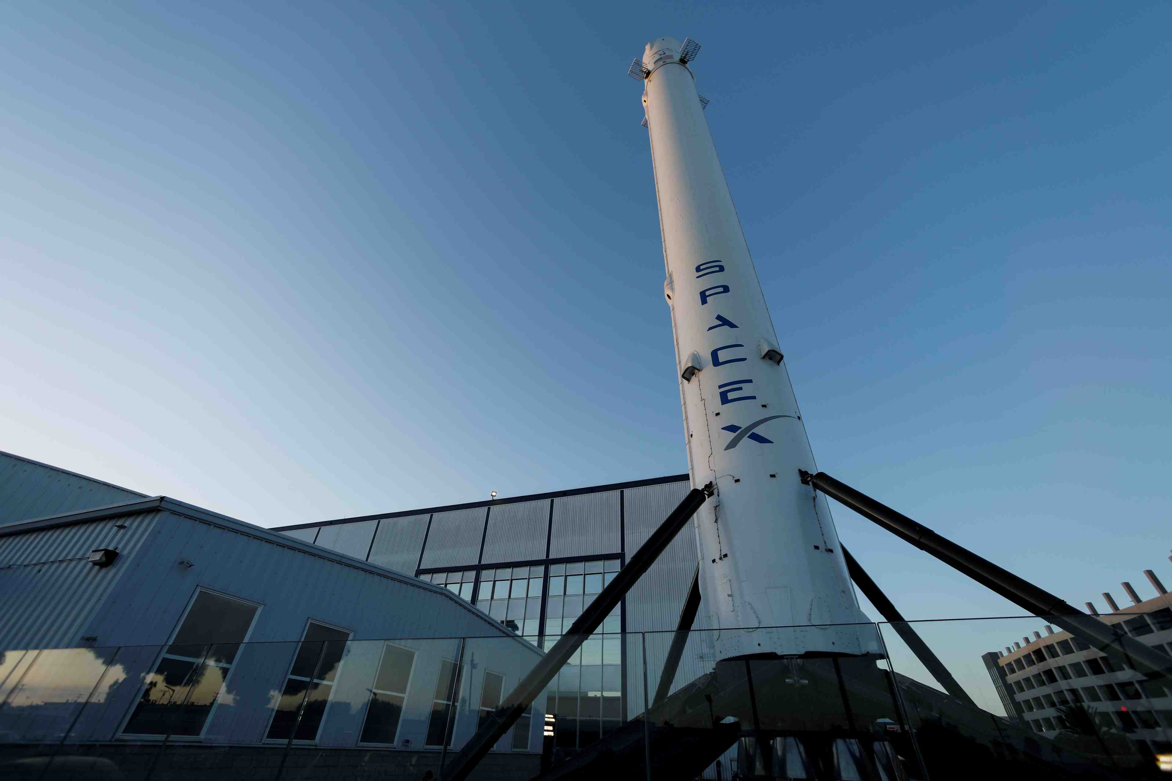 Spacex va supprimer 10% de ses effectifs