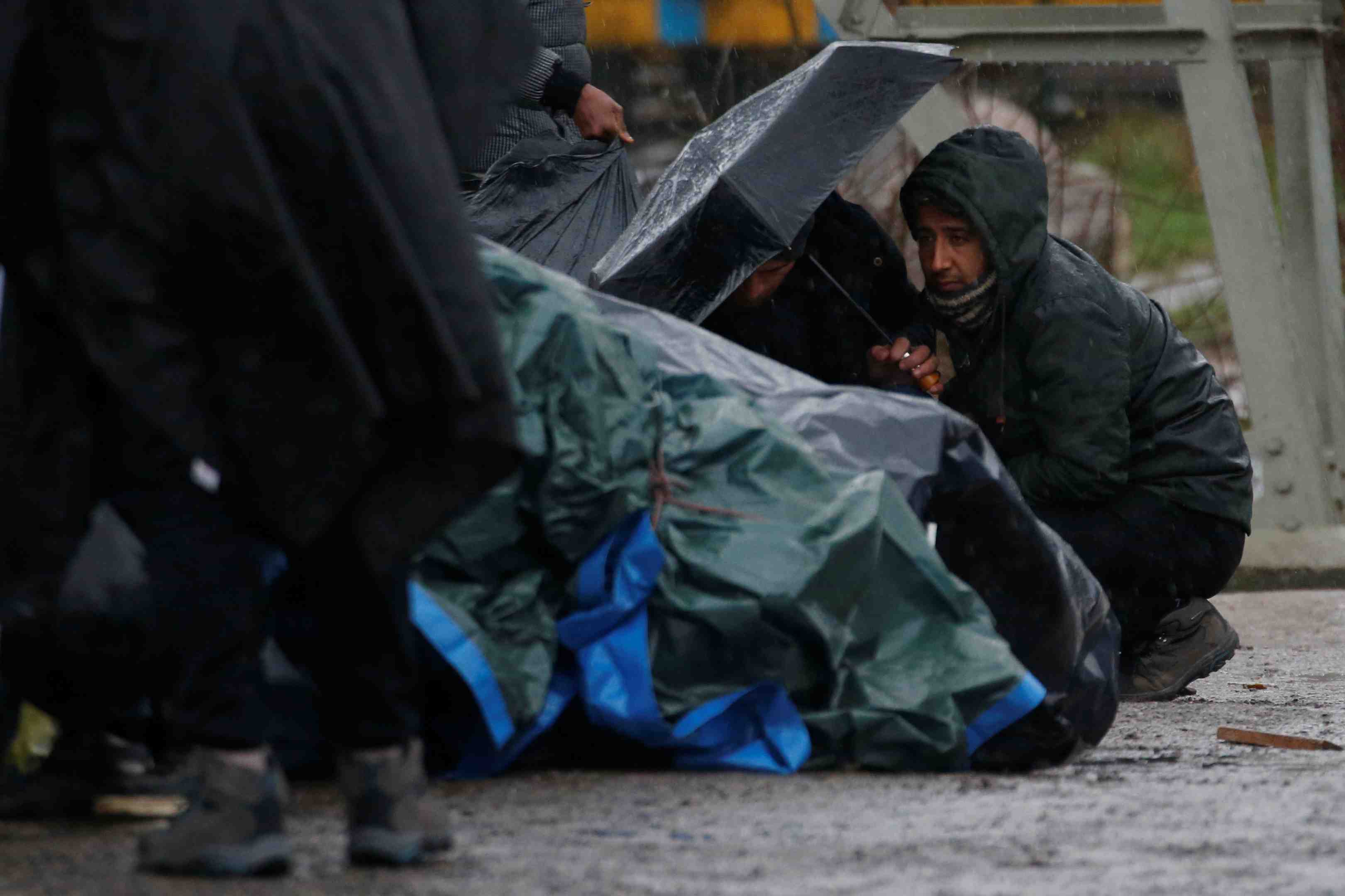 Dans le pas-de-calais, des iraniens bravent la mer pour l'angleterre