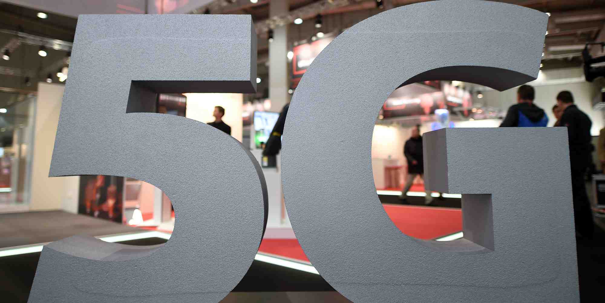 5g: la france mise sur la souverainete europeenne mais n'exclut personne, dit macron