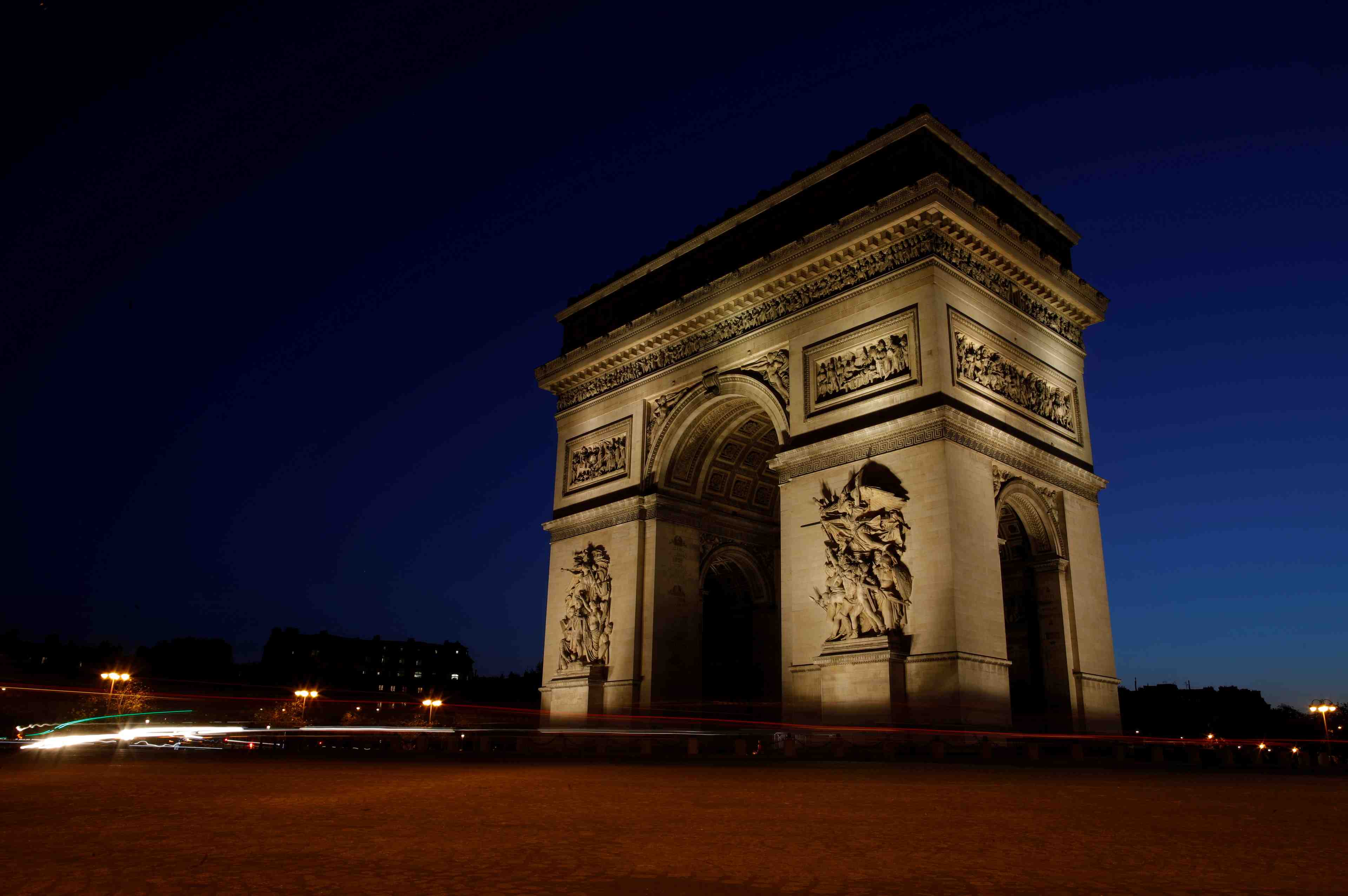 L'emballage de christo transformera l'arc de triomphe en oeuvre d'art