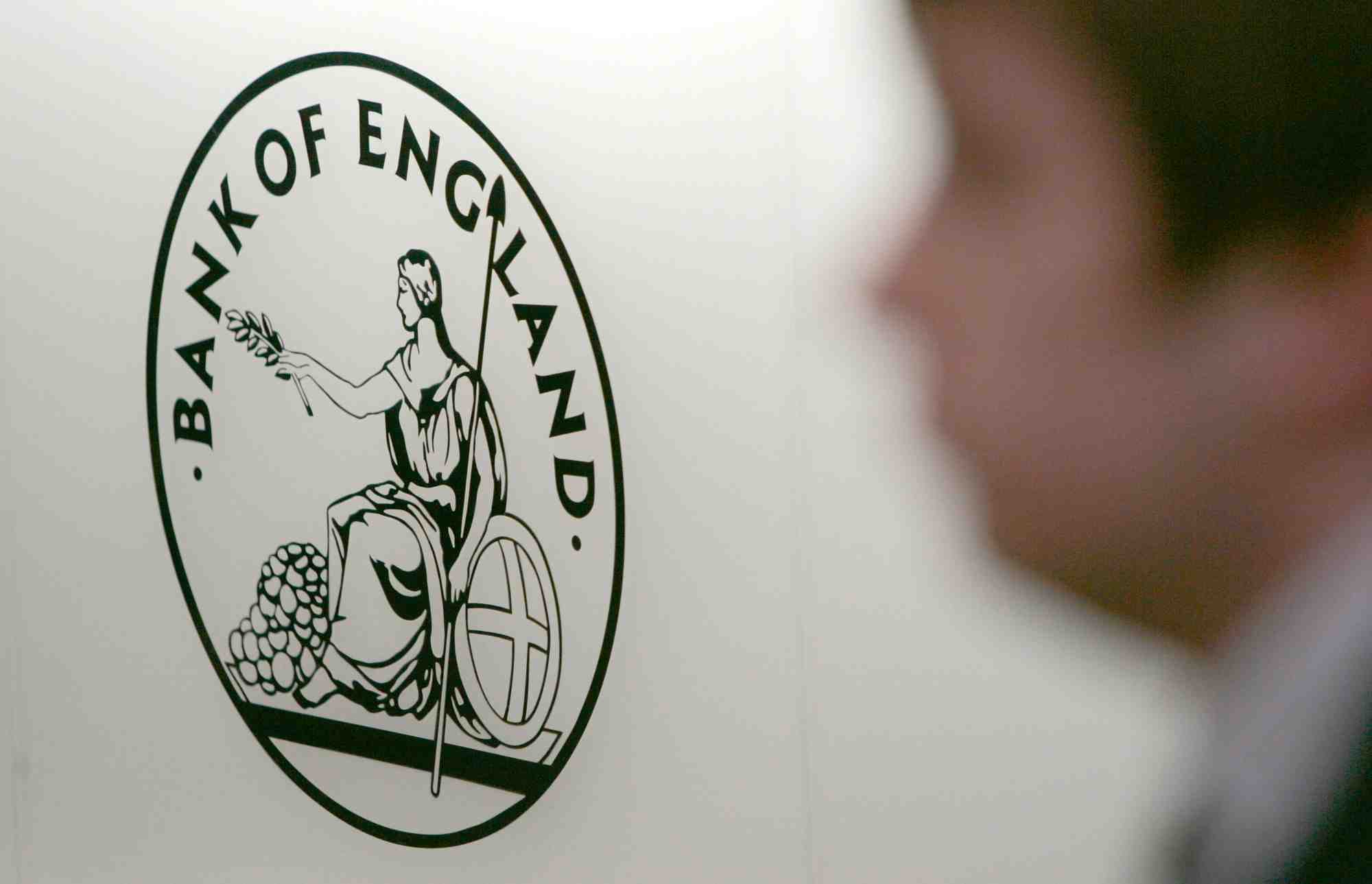 La BoE a maintenu le taux d'escompte à 5,25% pour la deuxième fois consécutive, après la réunion de septembre, qui marquait alors la première pause après 14 hausses d'affilée des taux.