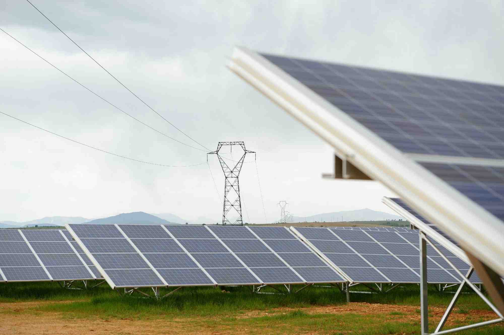 La production d'électricité affiche une croissance de 13% en Auvergne-Rhône-Alpes en 2023. Et cela, dans un contexte de transition énergétique où l'électricité devrait atteindre 55% de la consommation énergétique en 2050 selon RTE.