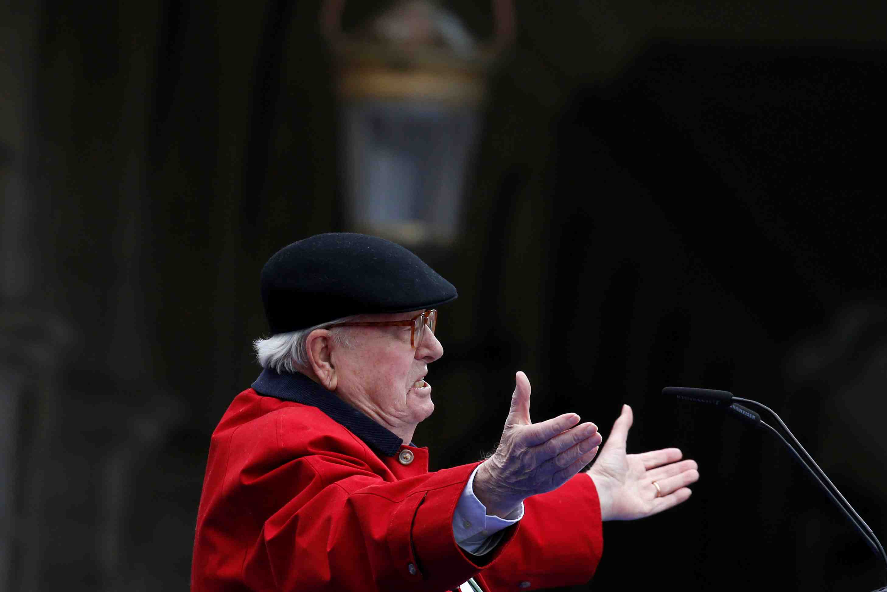 Jean-marie le pen appelle a voter pour sa fille