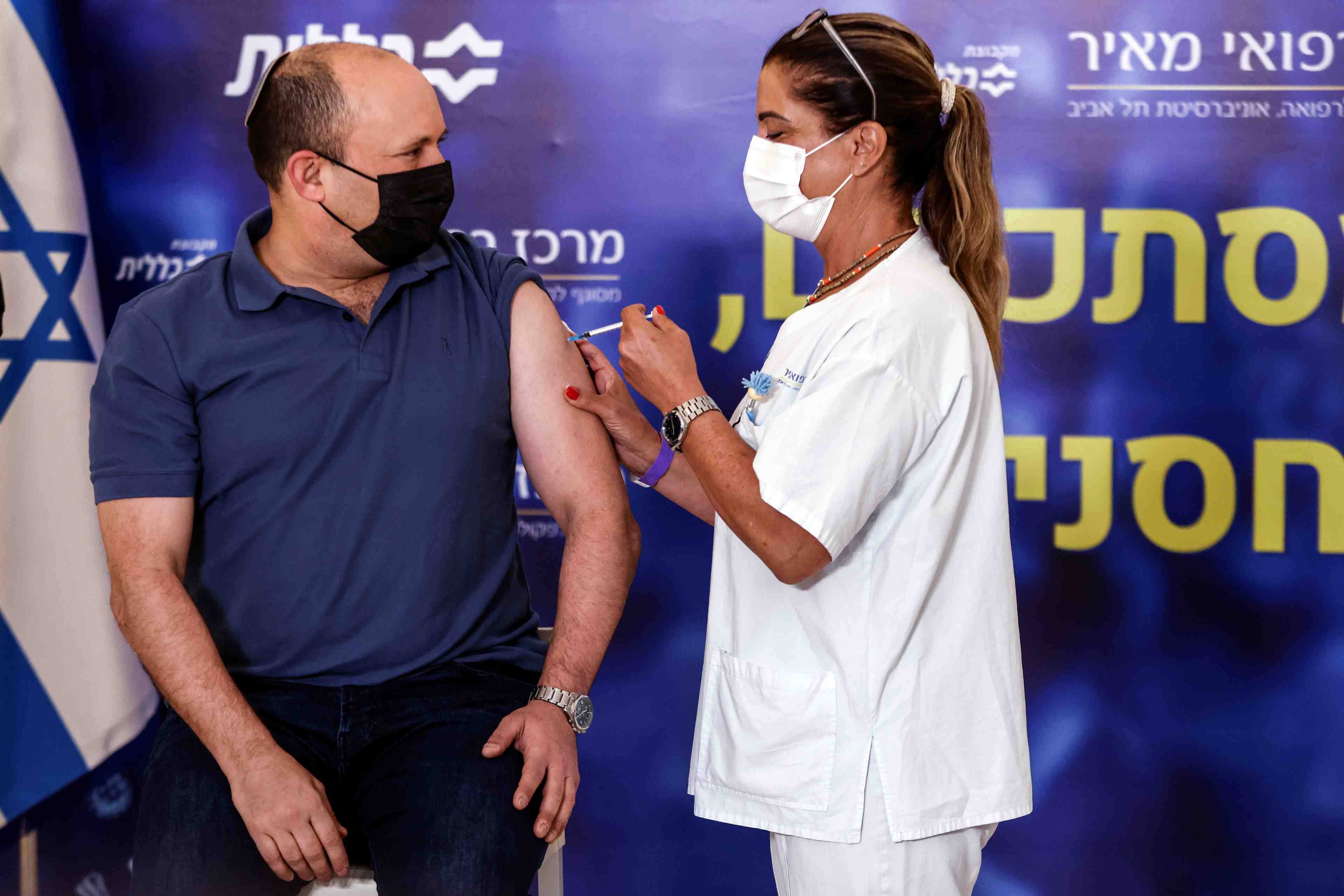 Coronavirus: israel elargit sa campagne de rappel, le pm obtient sa troisieme dose