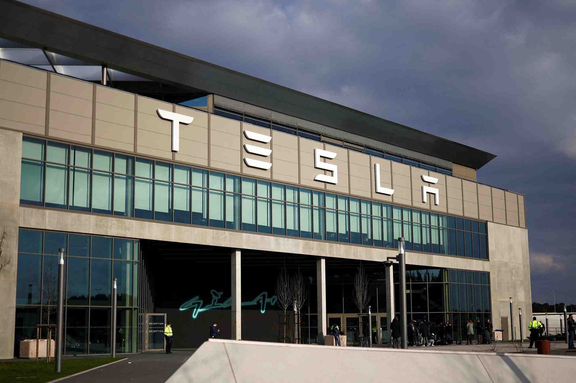 Sur le premier trimestre de cette nouvelle année, Tesla enregistre ainsi une baisse d'un peu plus de 11% sur un an.
