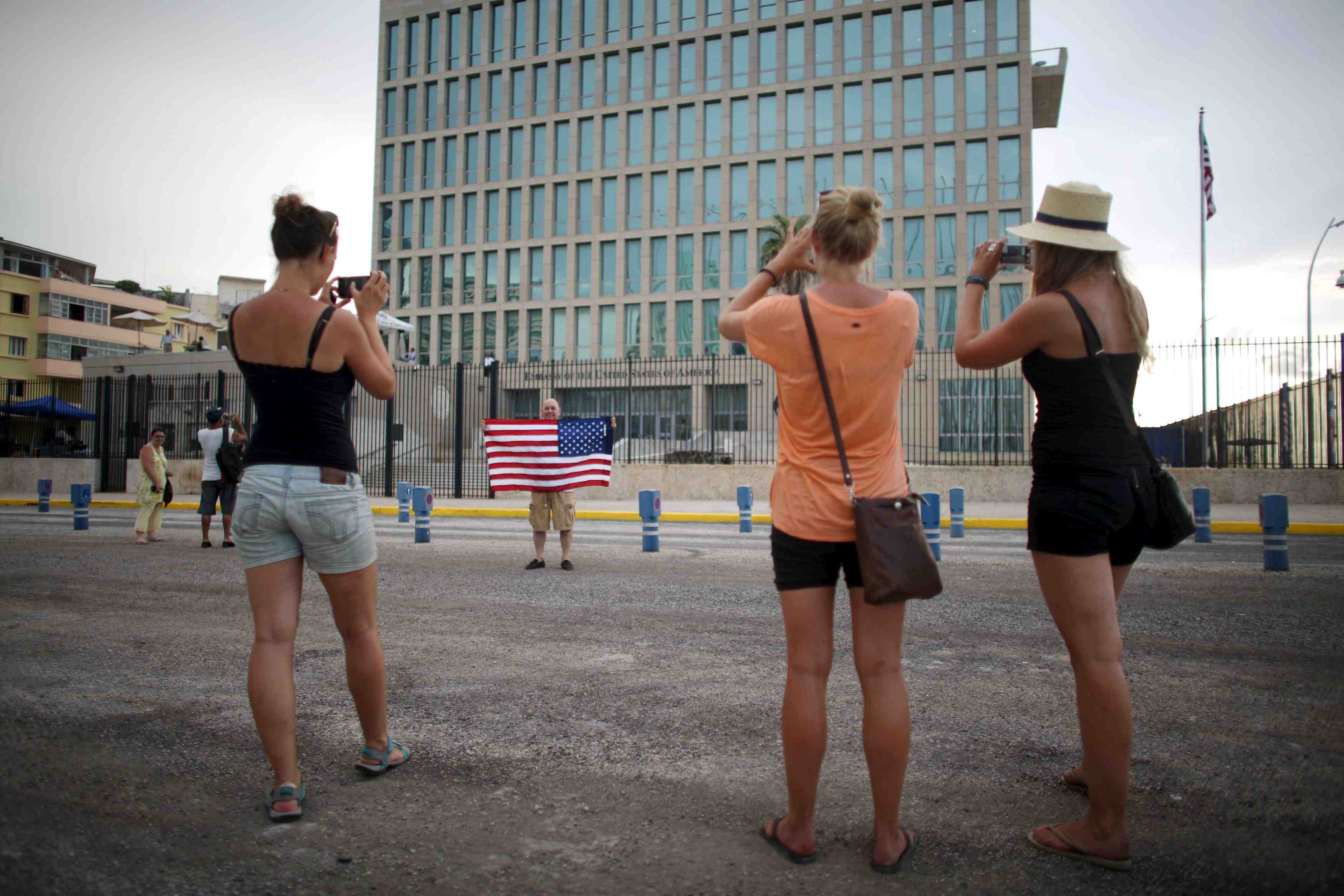 La maison blanche veut retablir des liaisons aeriennes avec cuba
