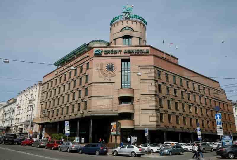 Rebond du credit agricole et du cac 40 a la mi-seance