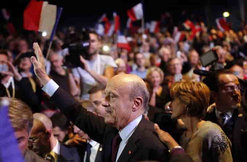 Une centaine de jeunes "juppeistes" rejoignent macron