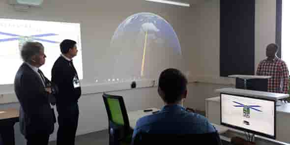 Au Centre spatial universitaire de Montpellier, spécialisé dans les nanosatellites