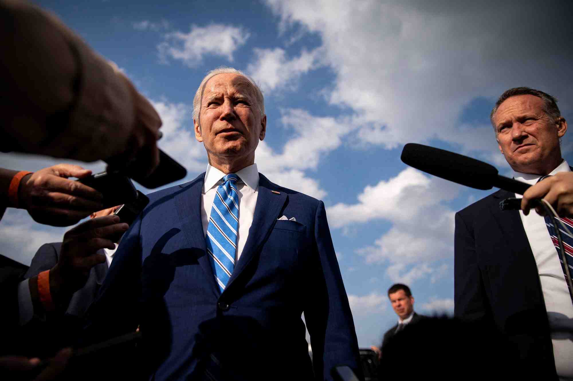 Ukraine: les americains ne devraient pas payer le prix d'un dictateur qui commet un "genocide", dit biden