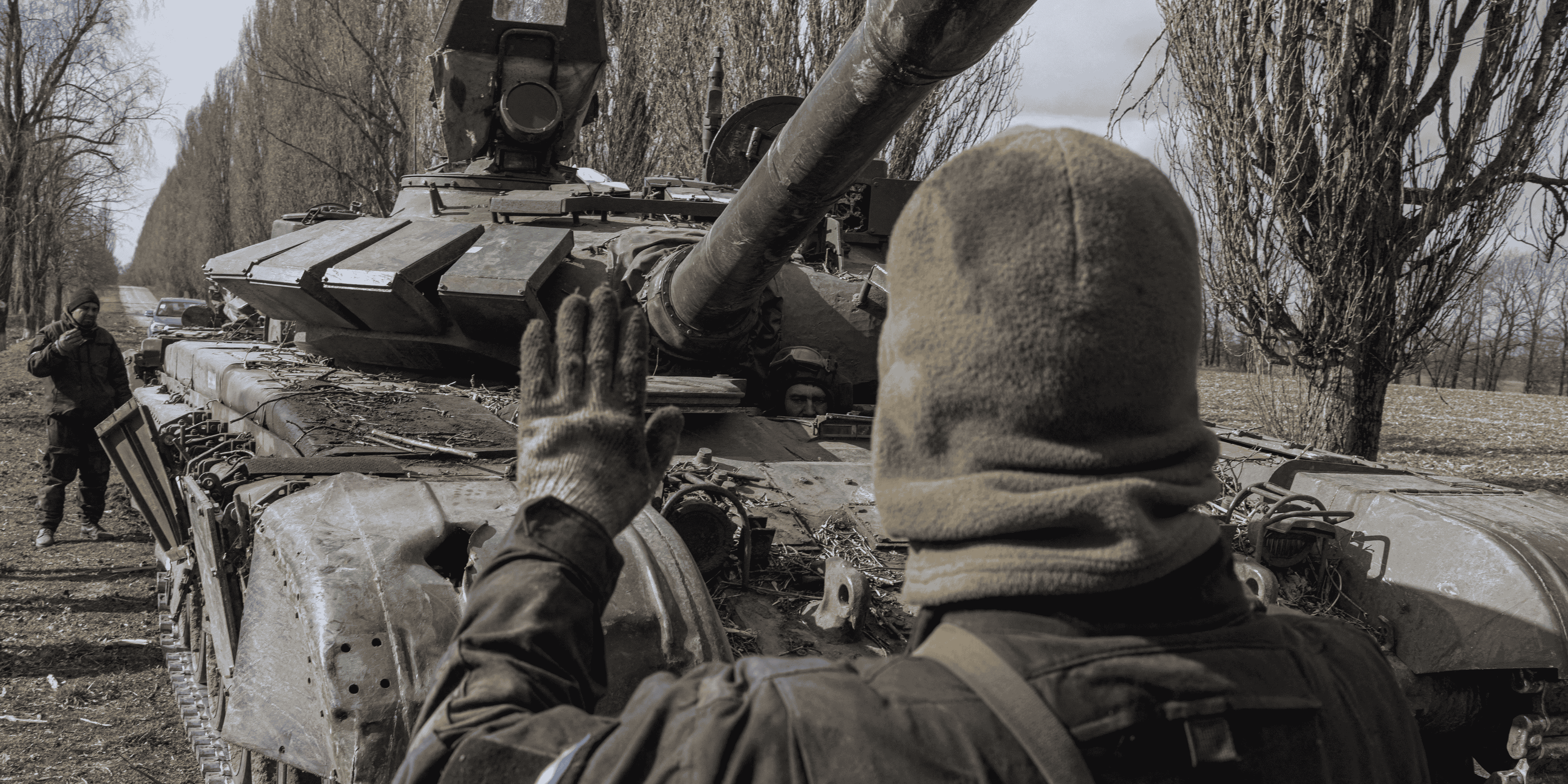Les forces russes dans le nord de l'ukraine se regroupent, priorite au donbass, dit moscou