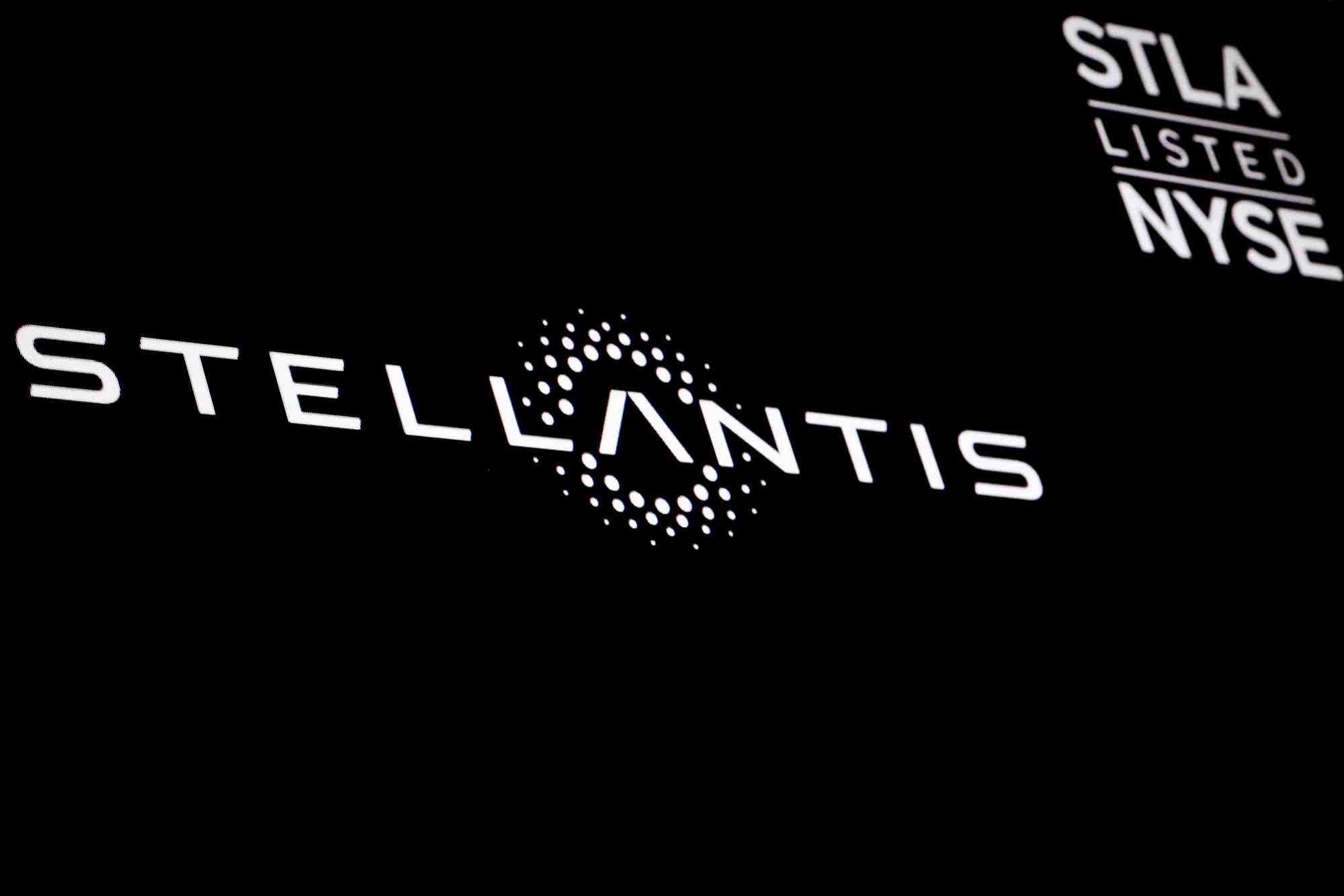 Le groupe automobile Stellantis a annoncé dimanche la démission « avec effet immédiat » de son directeur général.